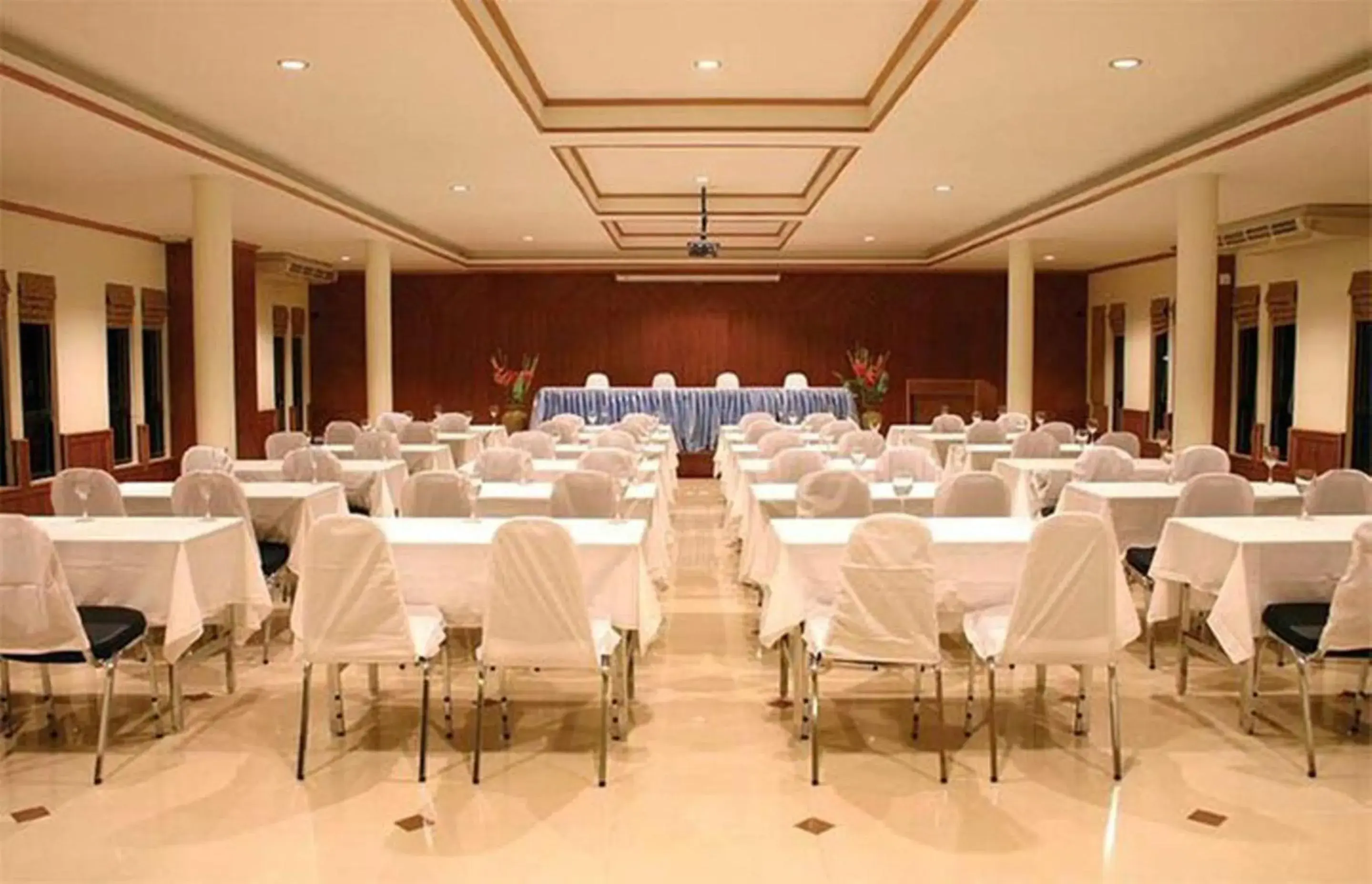 Business facilities, Banquet Facilities in Lanta Casuarina Beach Resort - SHA Plus