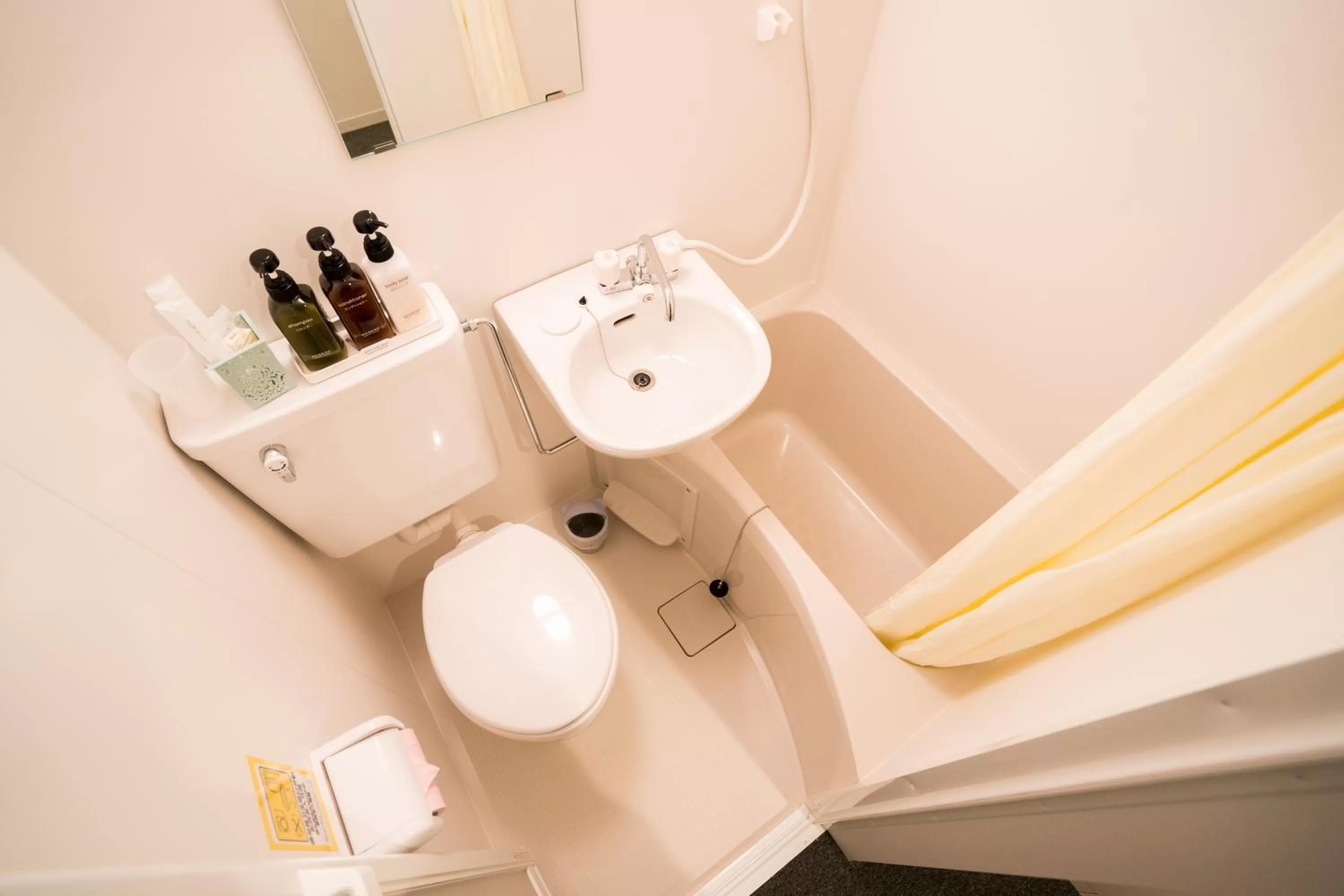 Toilet in GLOU Higashi Shinjuku