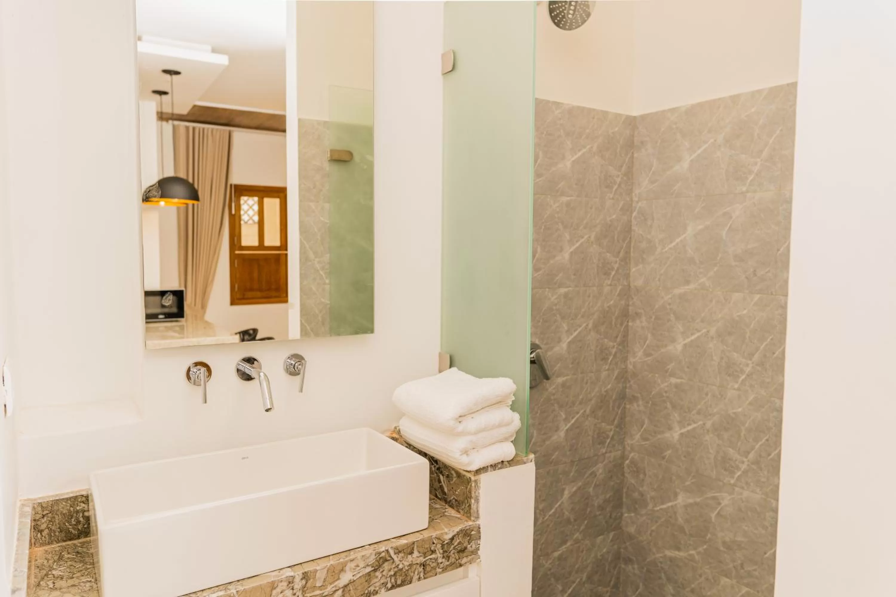 Bathroom in Del Mar Guest House