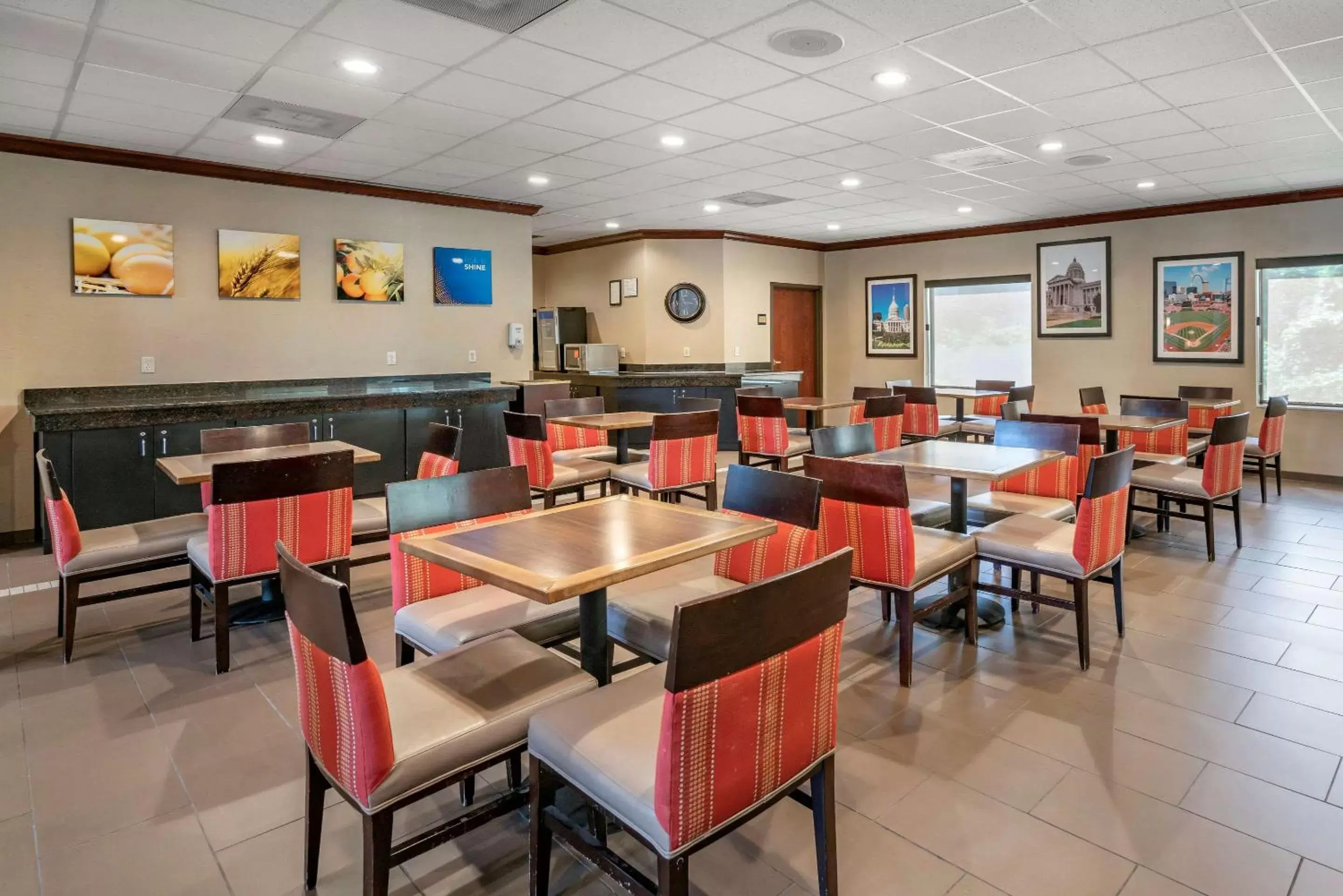 Restaurant/Places to Eat in Comfort Inn & Suites St Louis-O'Fallon