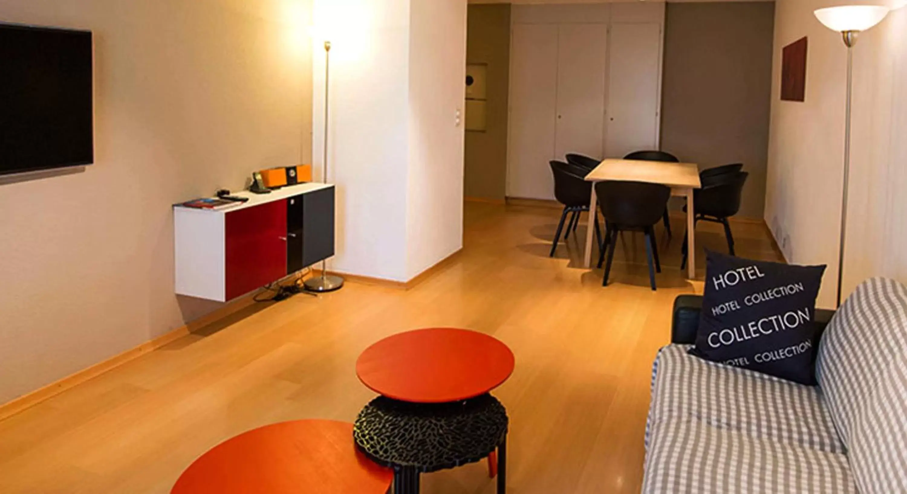 Living room, Dining Area in Les Negociants