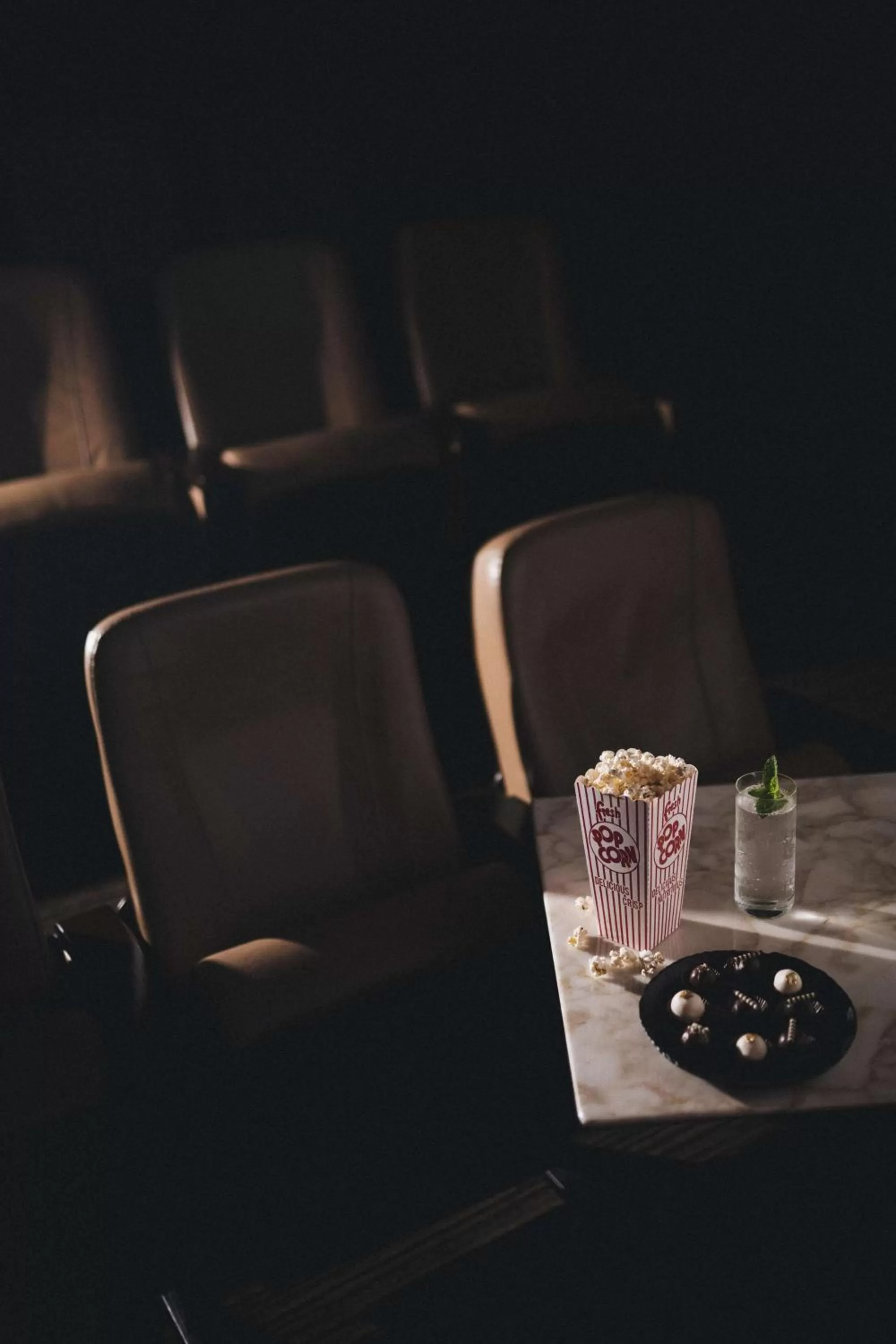 TV and multimedia in Shangri-La Vancouver