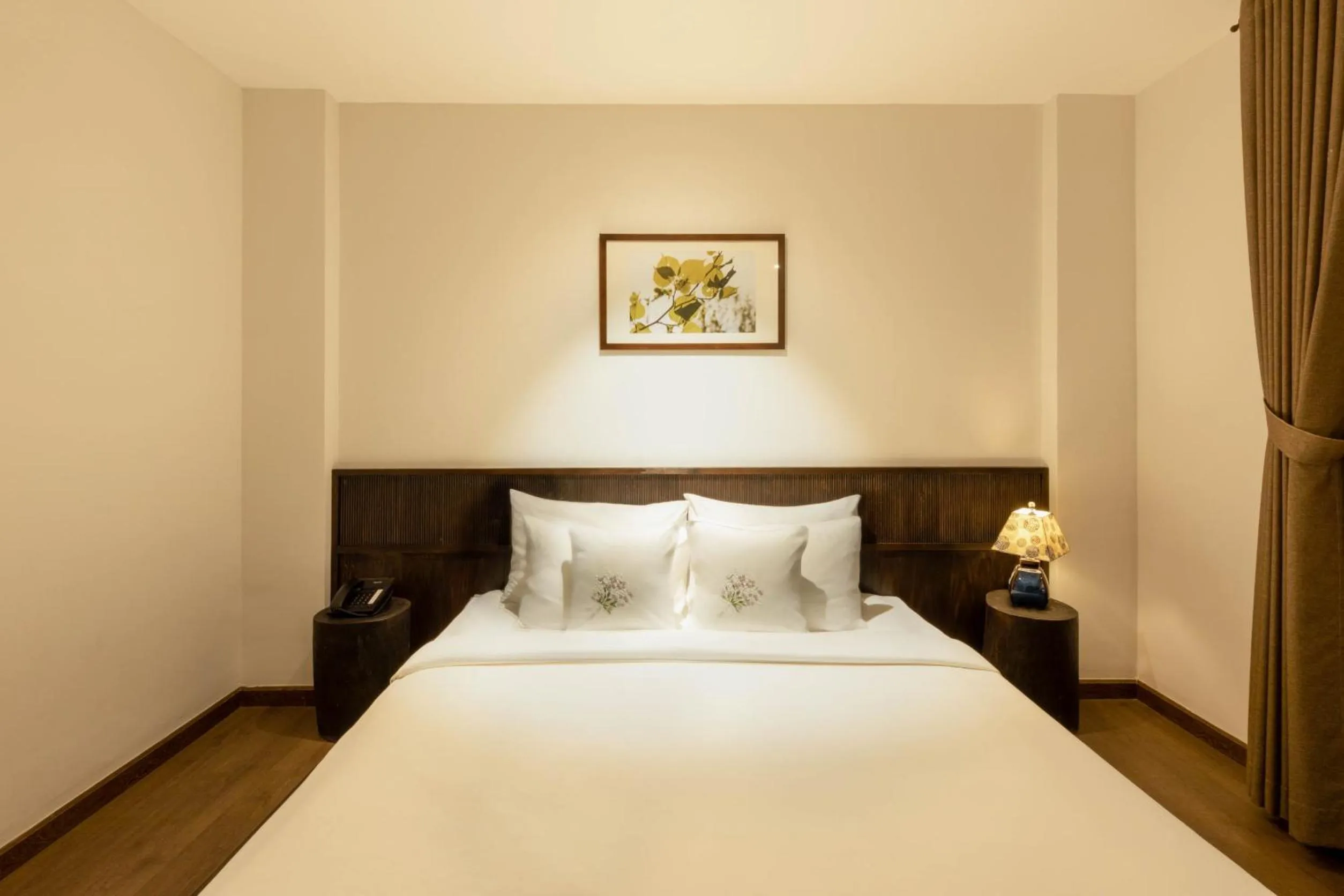 Bedroom, Bed in Cochin Zen Hotel