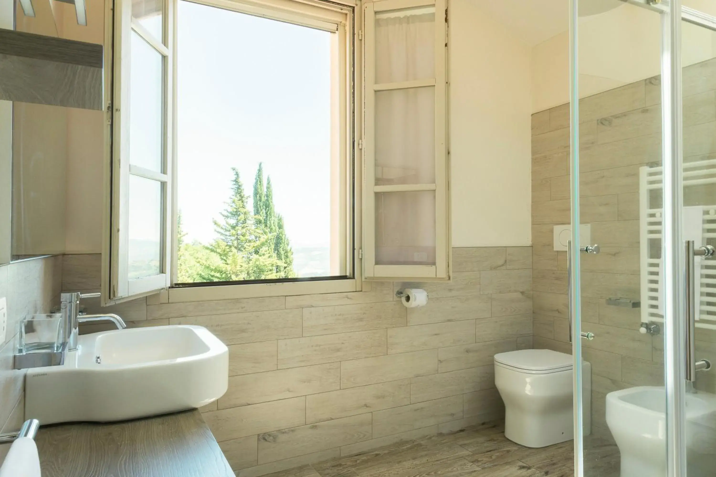 Shower, Bathroom in Si Montalcino Hotel & Restaurant