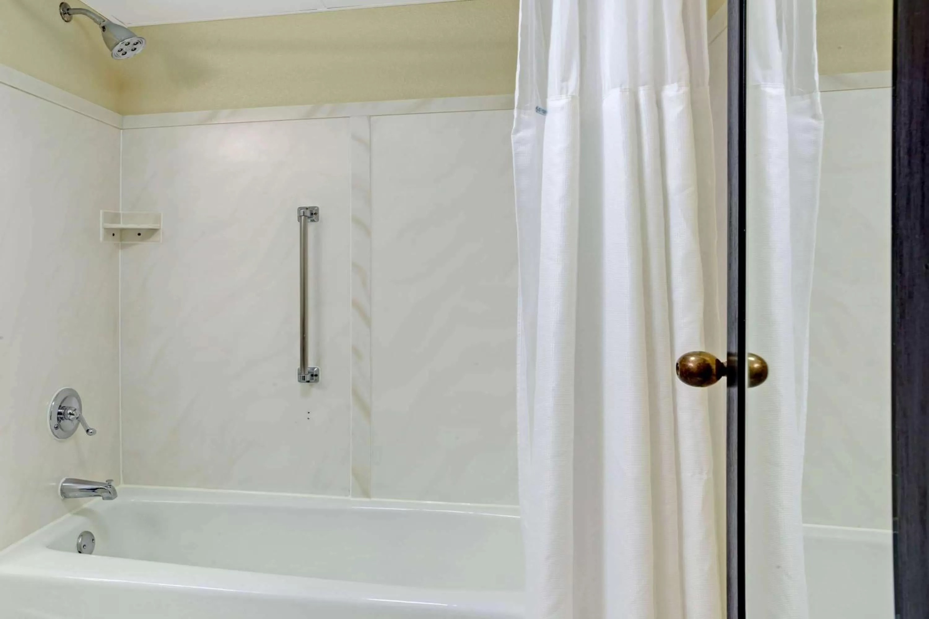 Photo of the whole room in Wyndham Garden Charlotte Airport Southeast