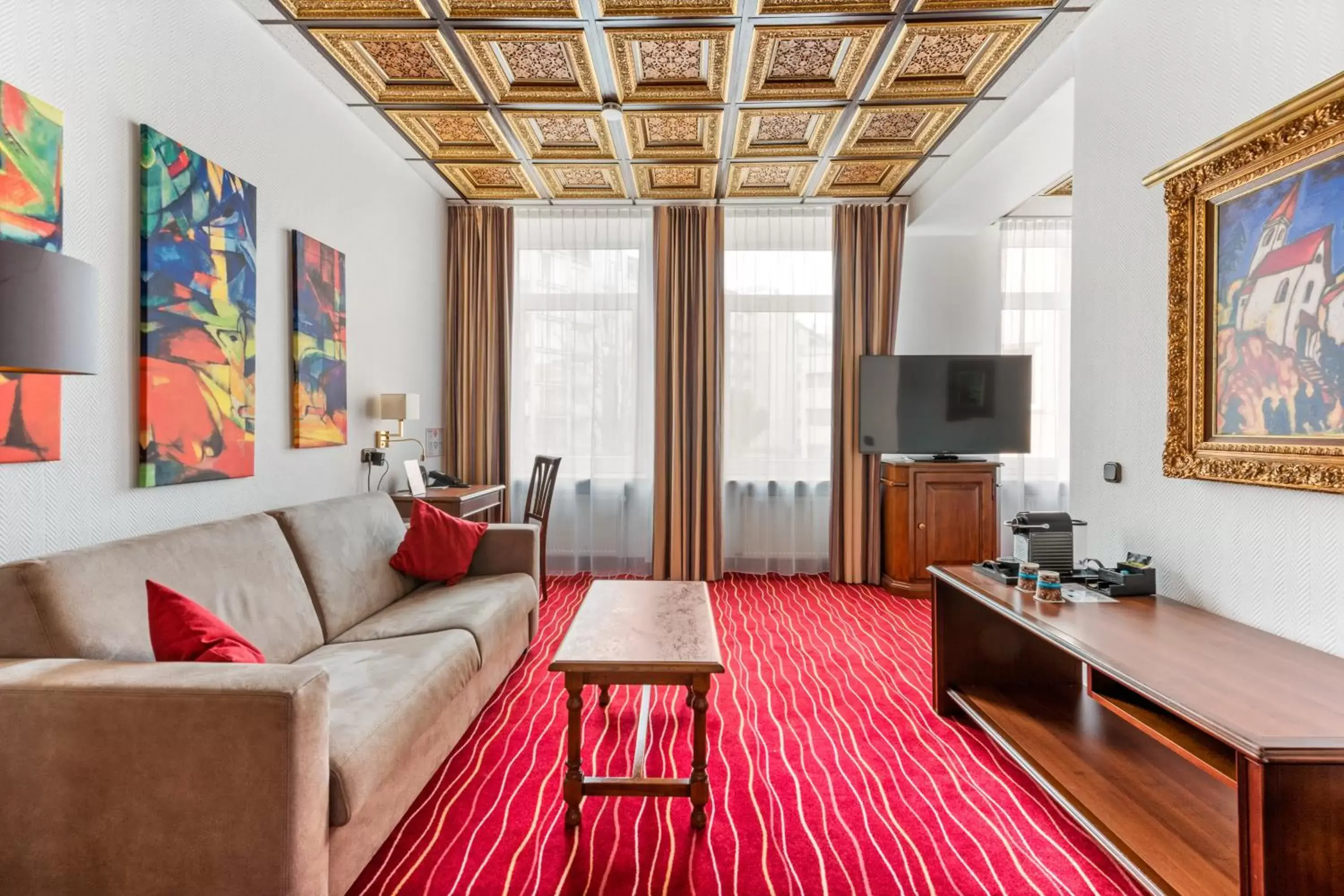 Living room, Seating Area in King's Hotel First Class