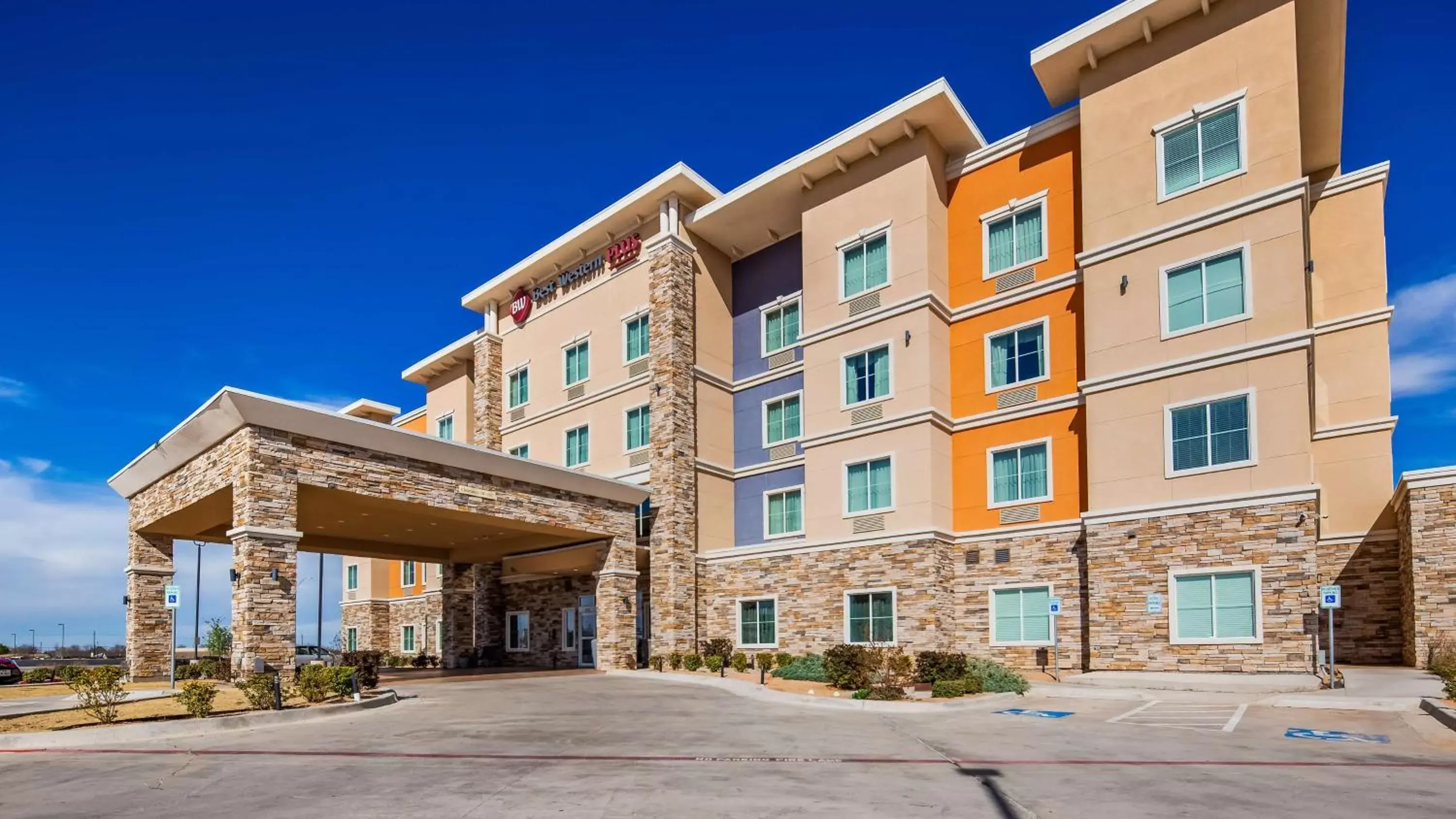Property building in Best Western Plus Tech Medical Center Inn Property building in Best Western Plus Tech Medical Center Inn
