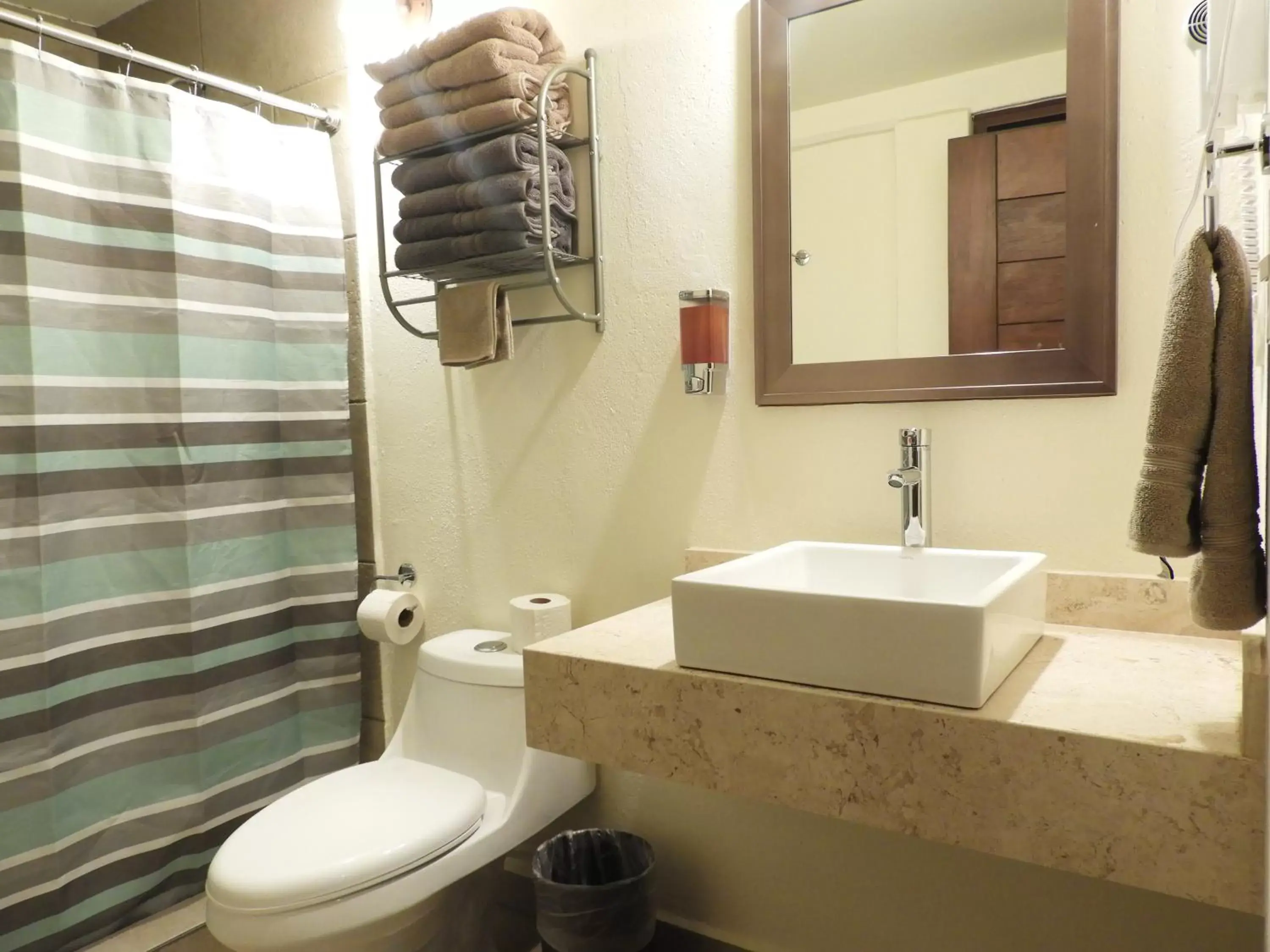 Bathroom in Casona San Cayetano Suites & Lofts by Lunian