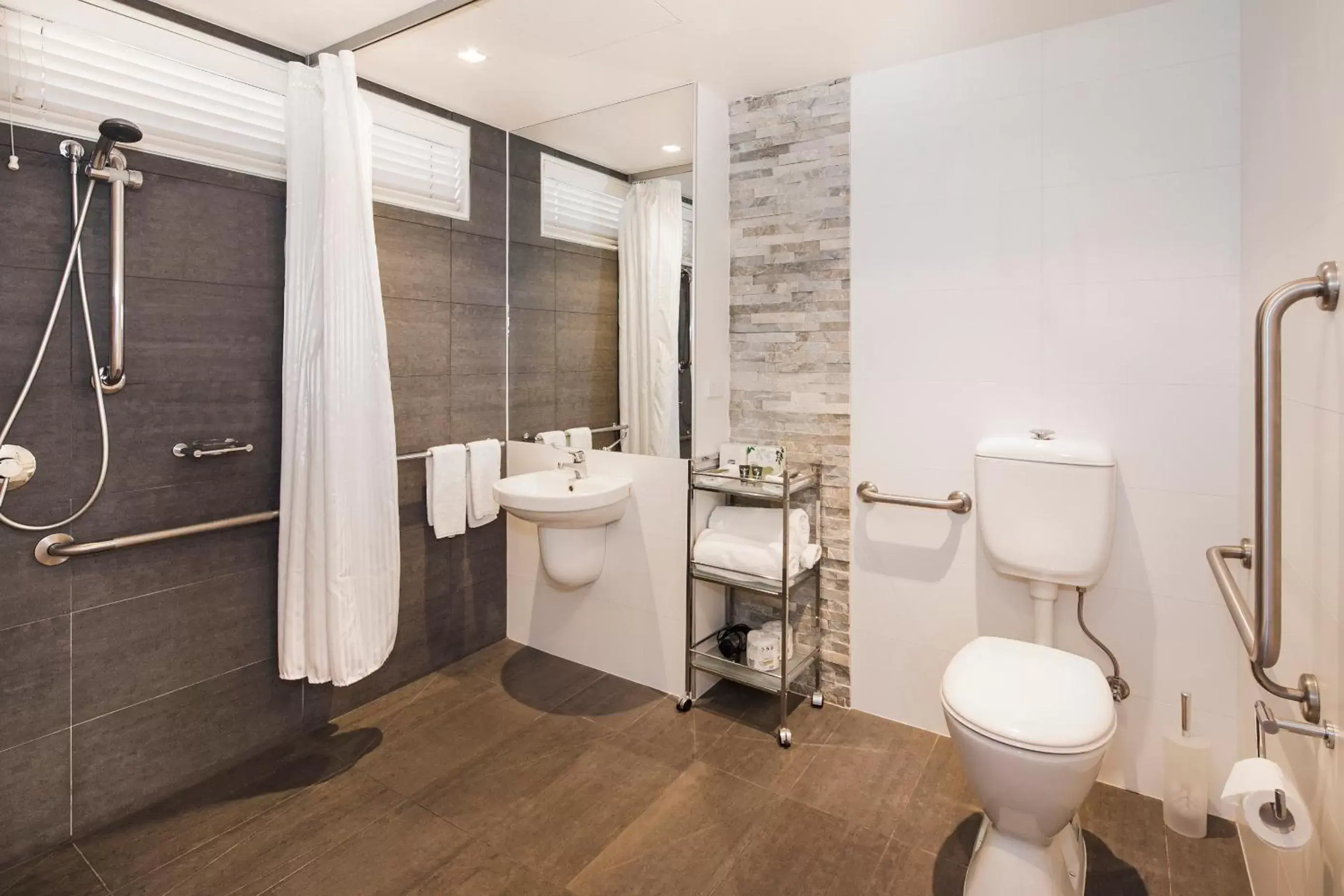Bathroom in Best Western Plus Ballarat Suites