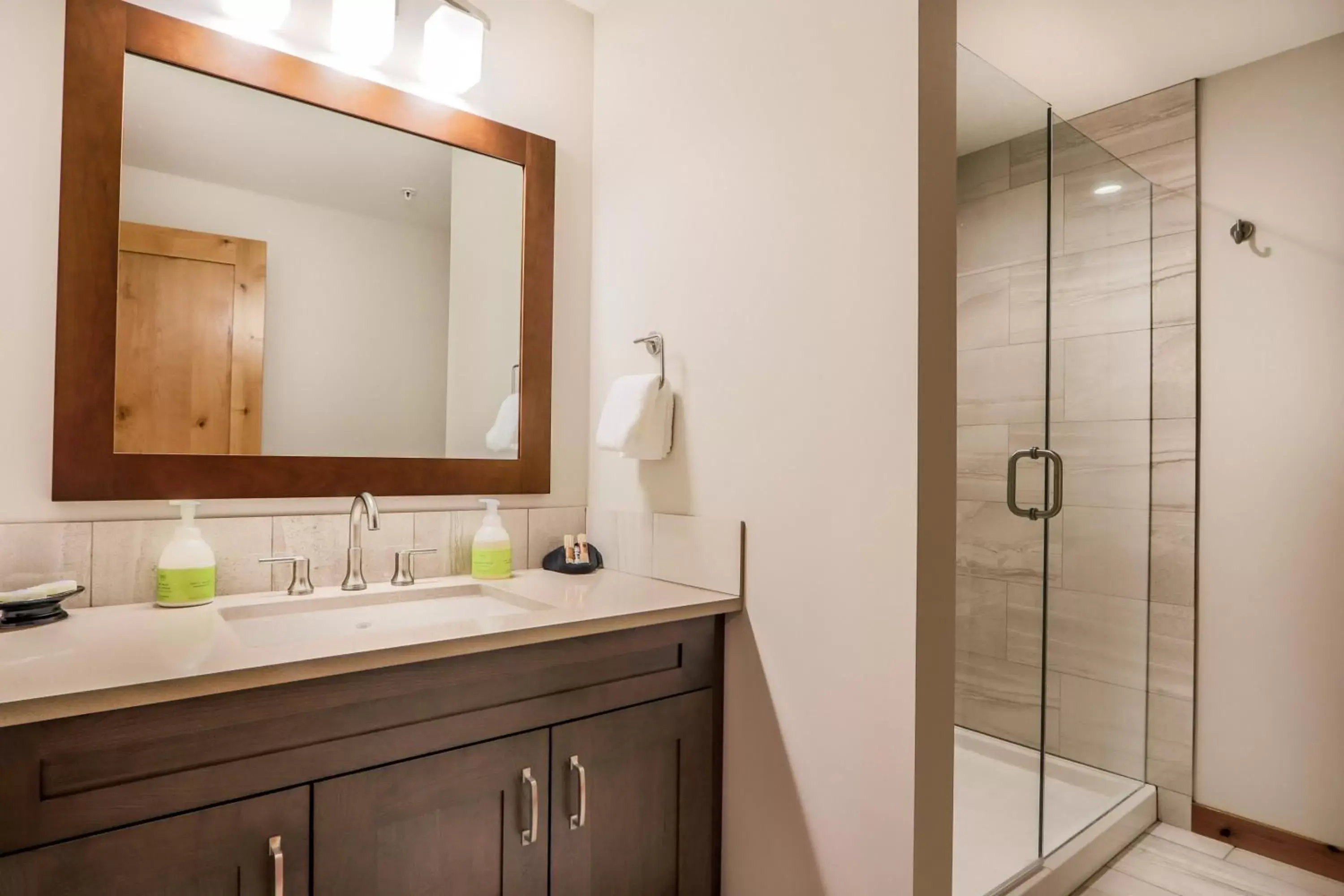 Bathroom in Tamarack Lodge by Spring Creek Vacations