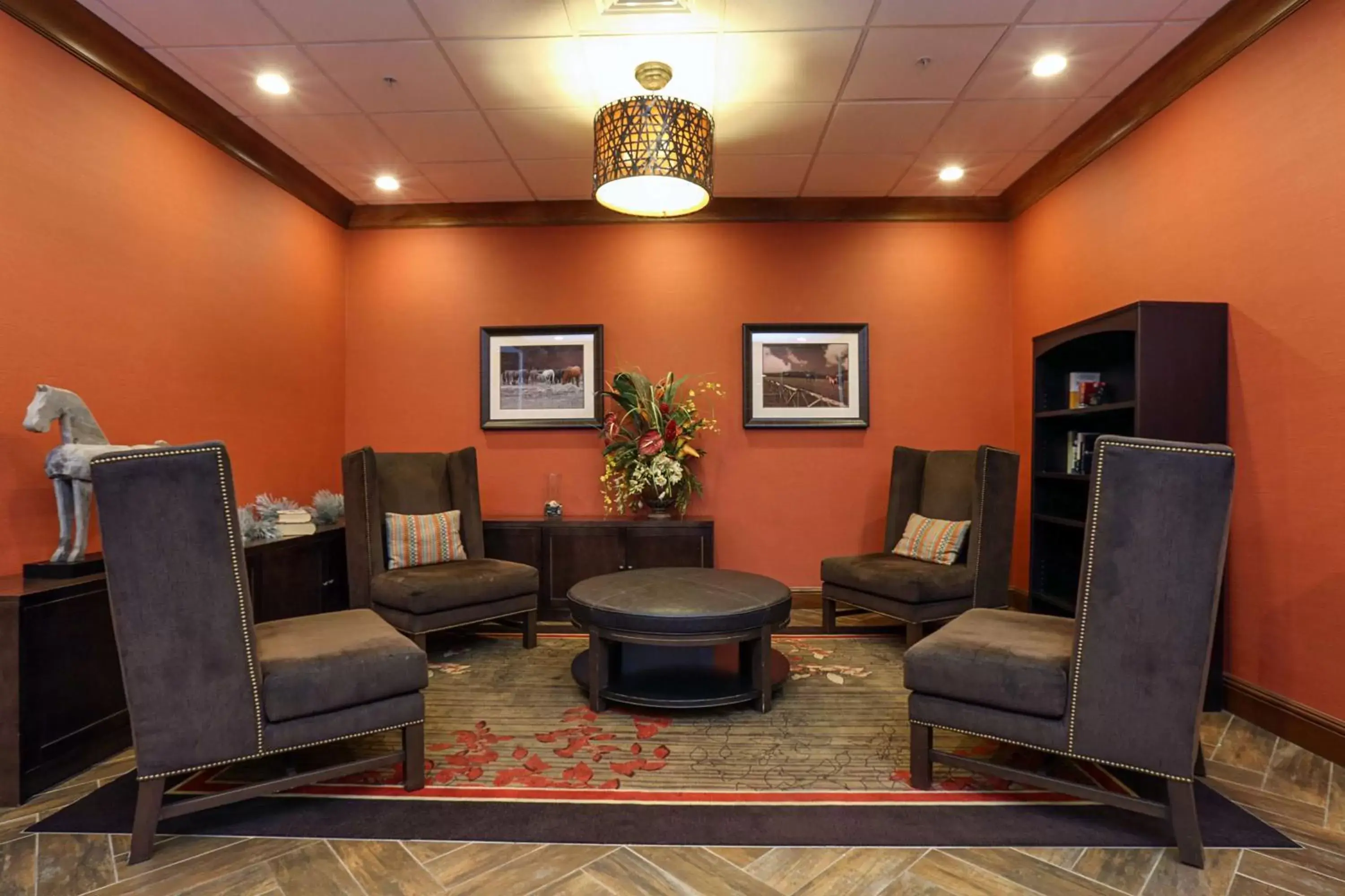 Lounge or bar, Lobby/Reception in Hilton Garden Inn Clifton Park
