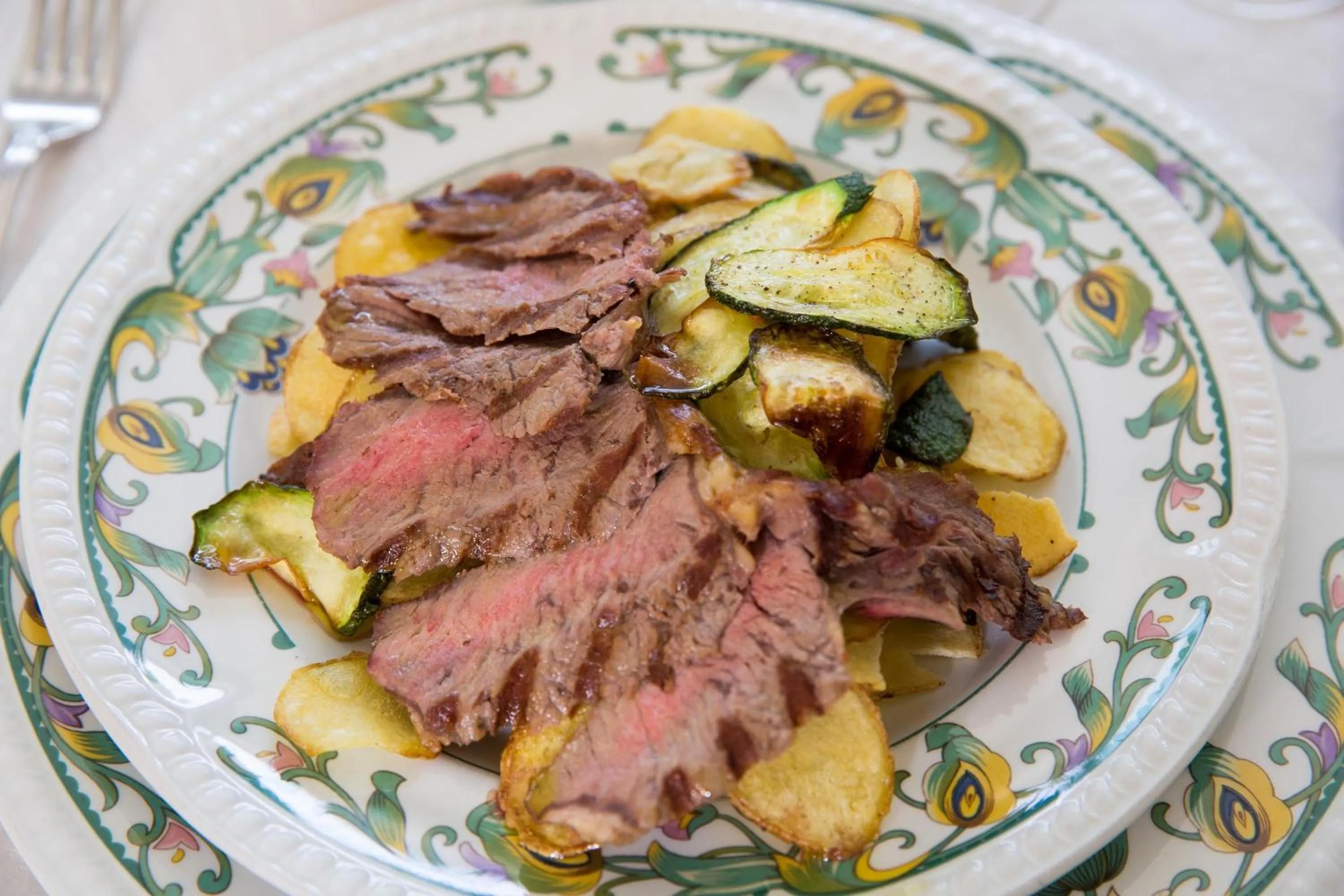 Food and drinks in Hotel Ares