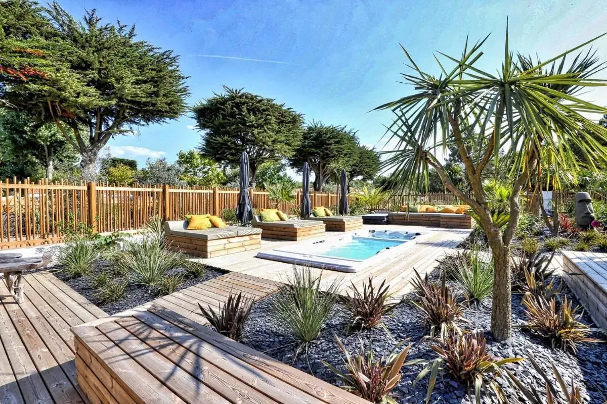 Swimming Pool in Domaine Le Sherwood