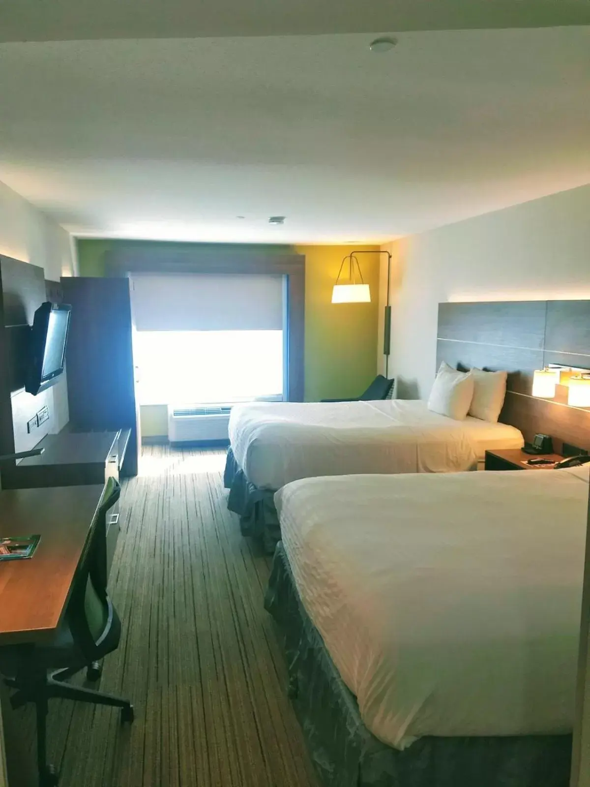 Bedroom, Bed in Holiday Inn Express & Suites - Indianapolis Northwest, an IHG Hotel