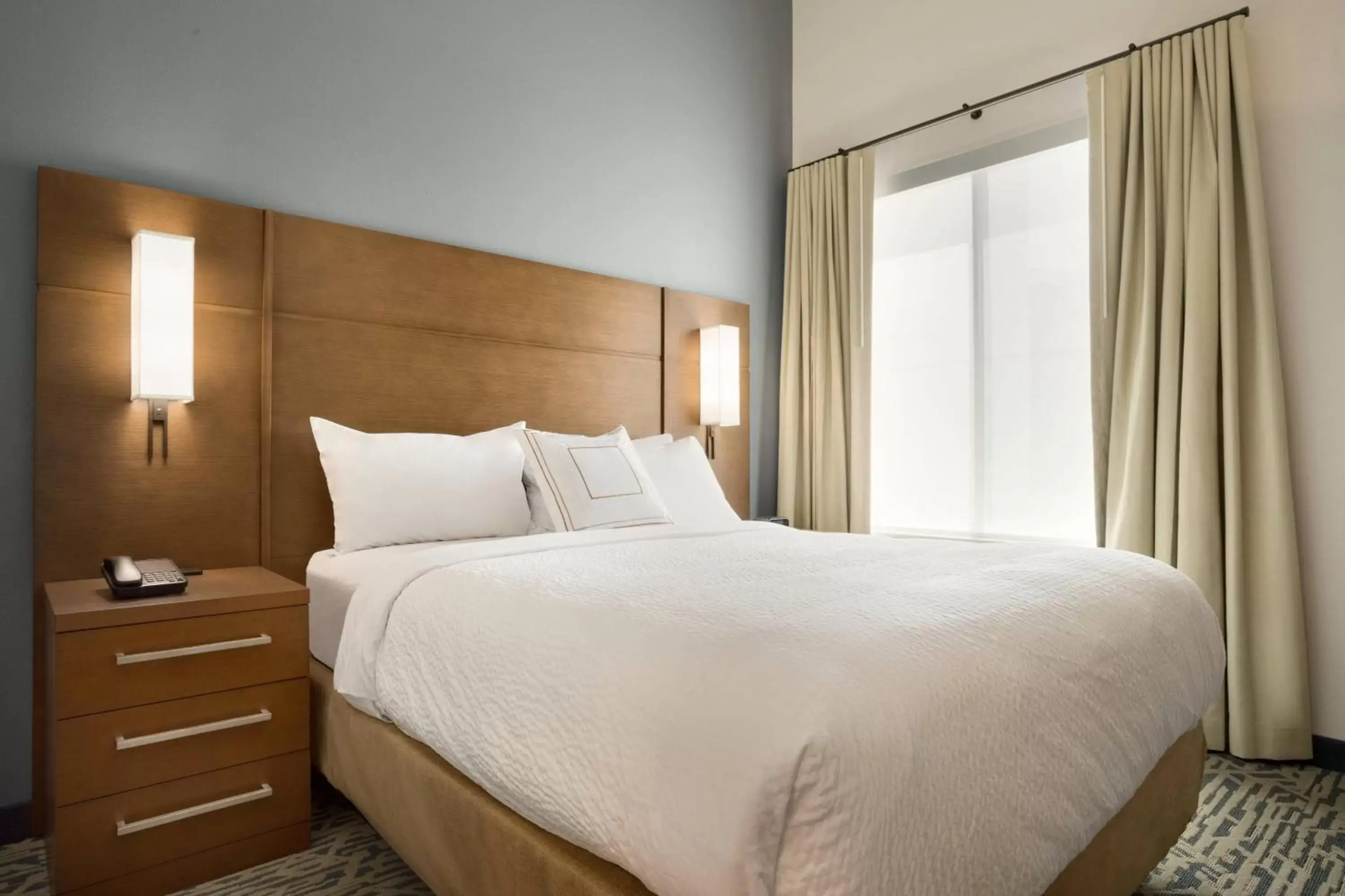 Bedroom, Bed in Residence Inn by Marriott Phoenix Chandler/South