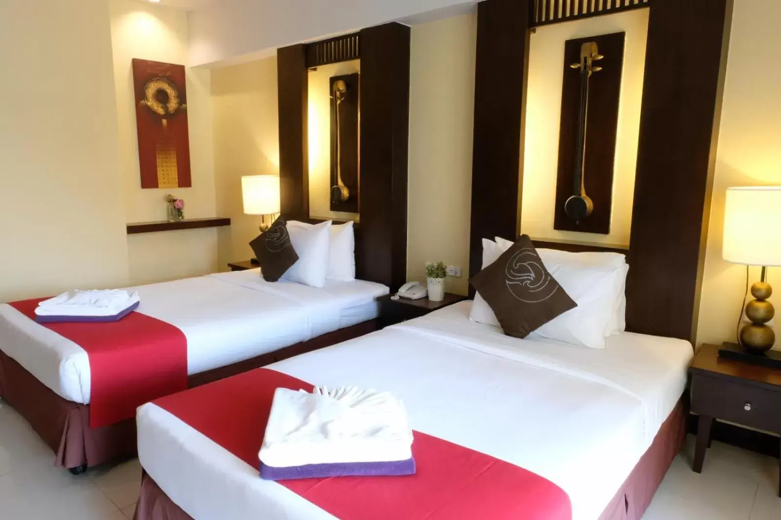 Bedroom, Bed in Golden Sea Pattaya - SHA Extra Plus