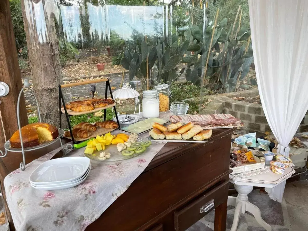 Buffet breakfast in Pirro & Sharon House