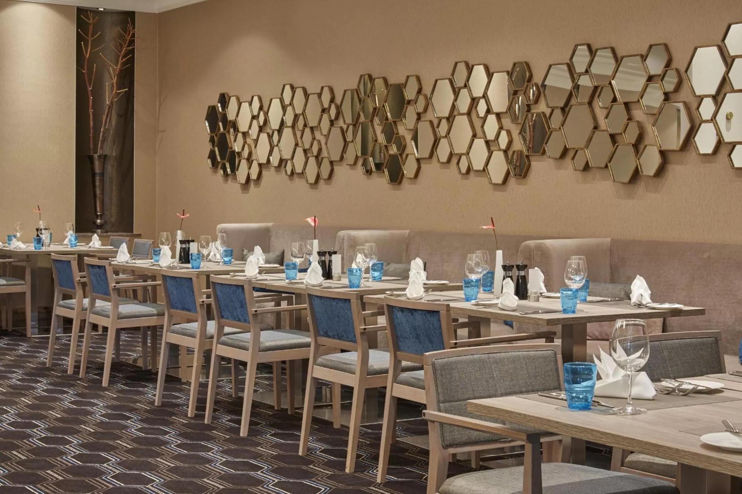 Food in H4 Hotel Hannover Messe, Trademark Collection by Wyndham