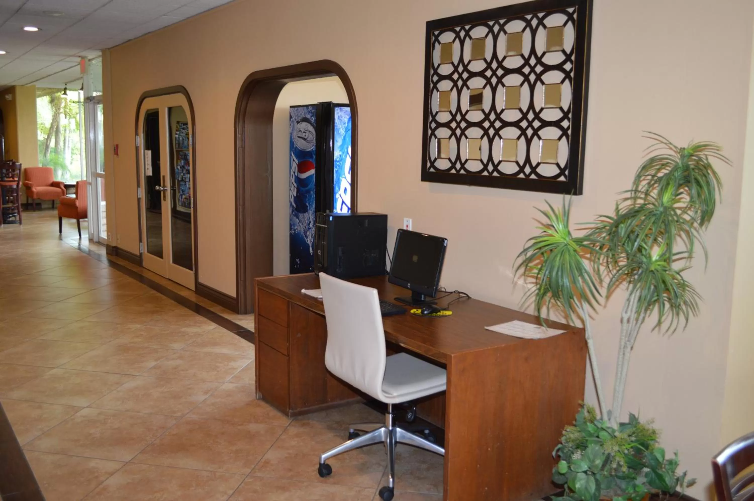 Business facilities in Ontario Airport Inn