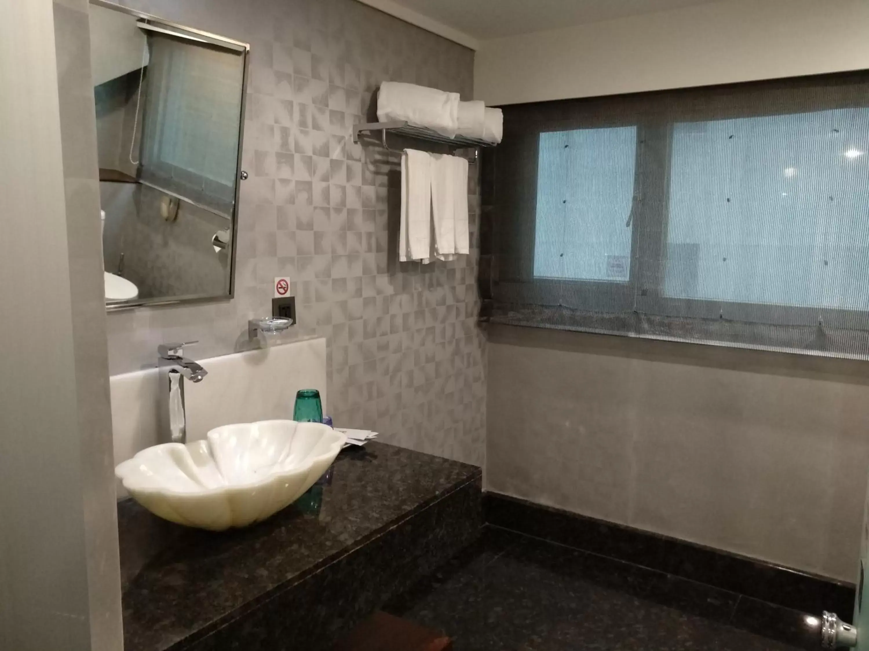 Bathroom in Ximen Airline Hotel