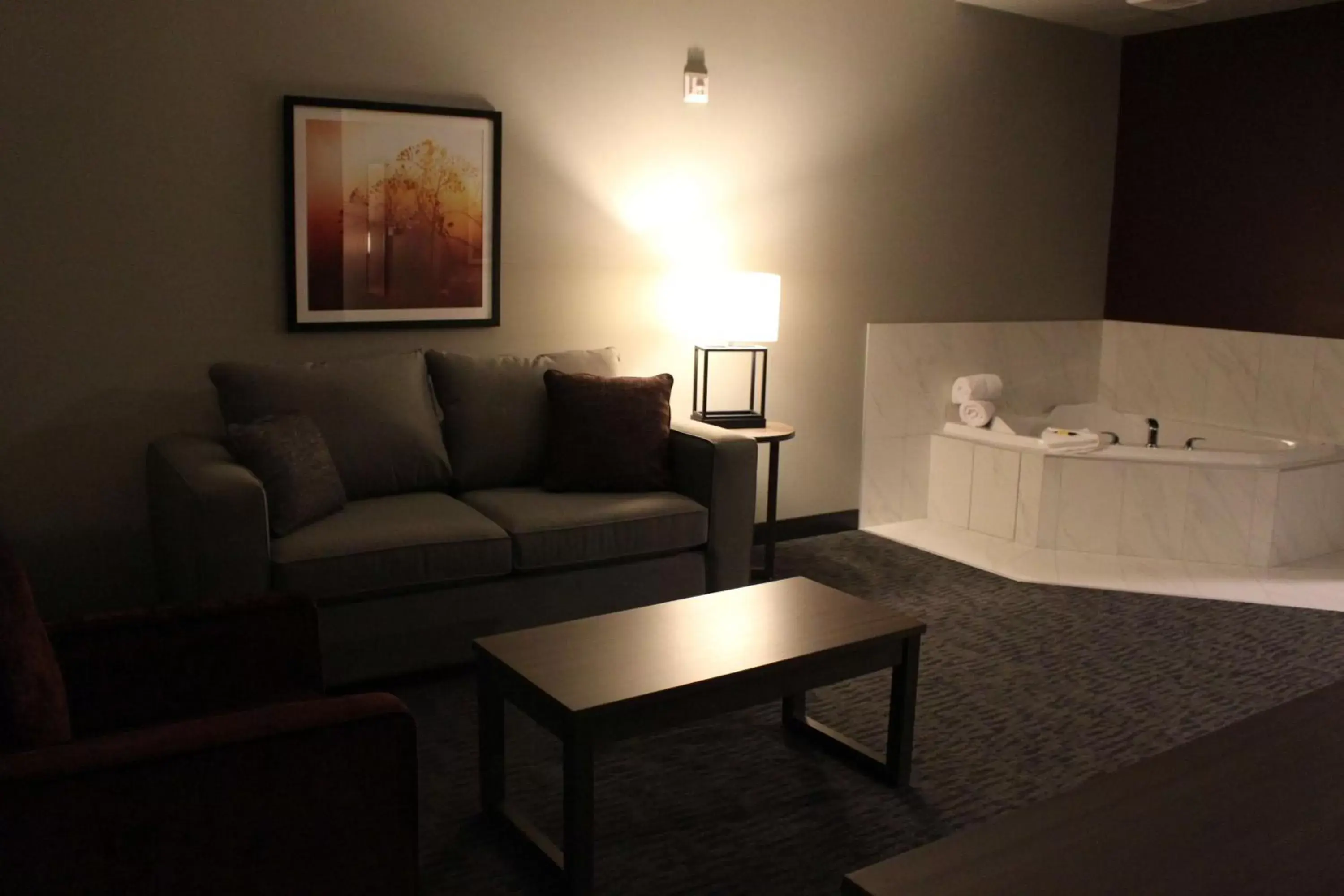 Photo of the whole room, Seating Area in Best Western Plus Dauphin
