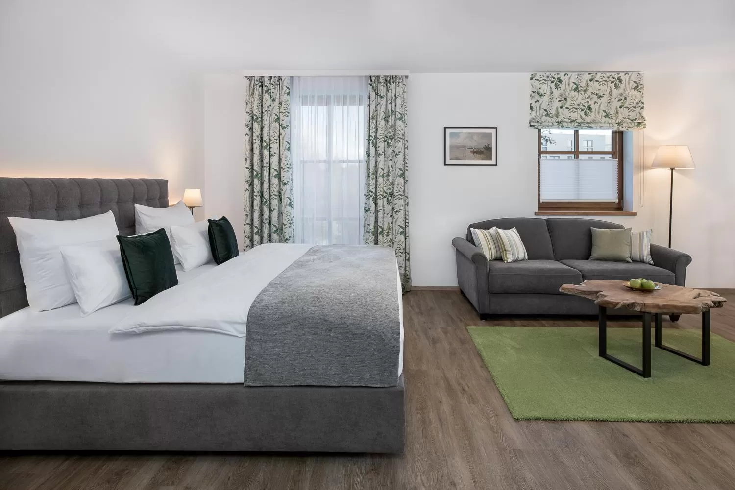 Living room, Bed in Hotel Obermaier