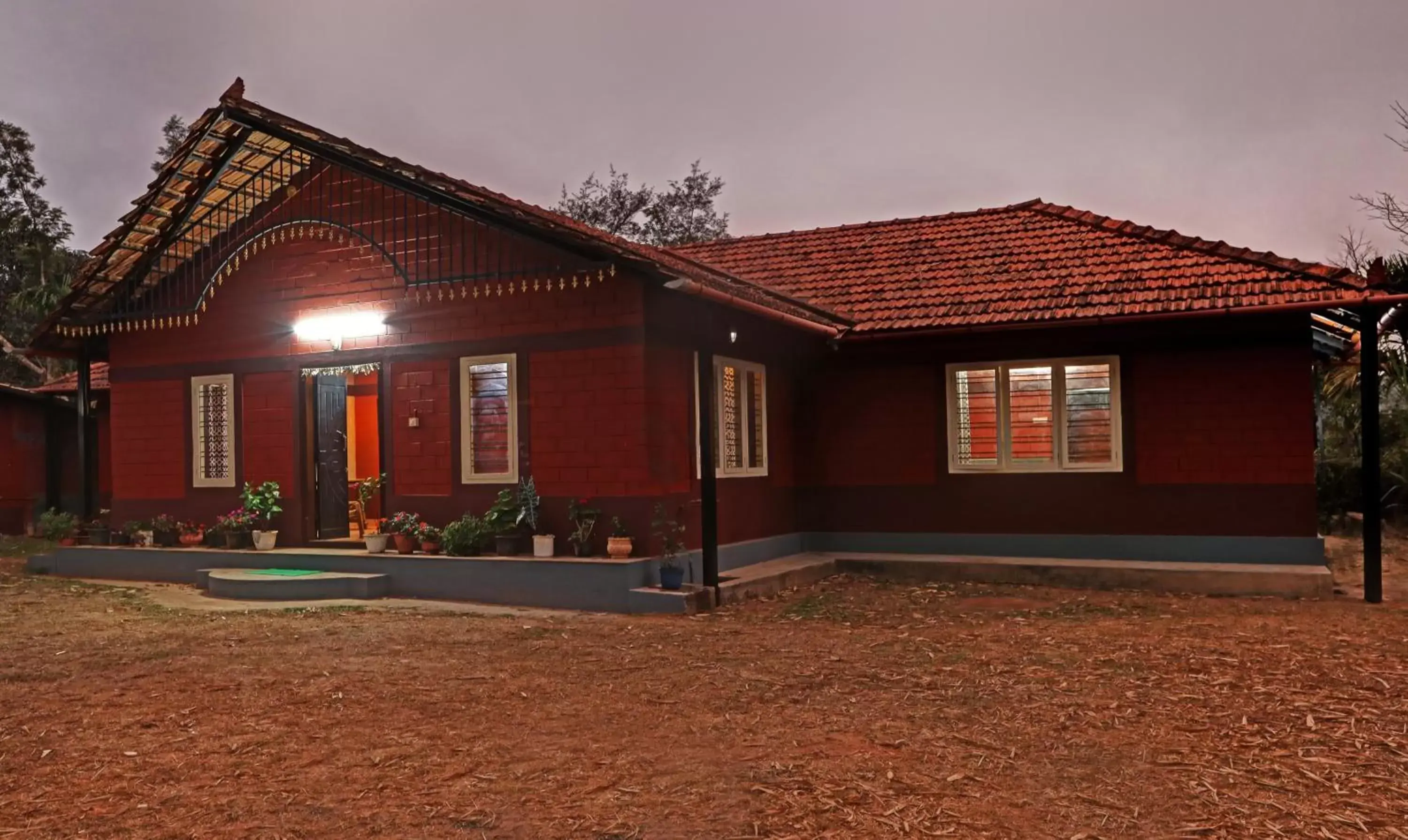 Property building in Hotel Allaranda Homestay Property building in Hotel Allaranda Homestay