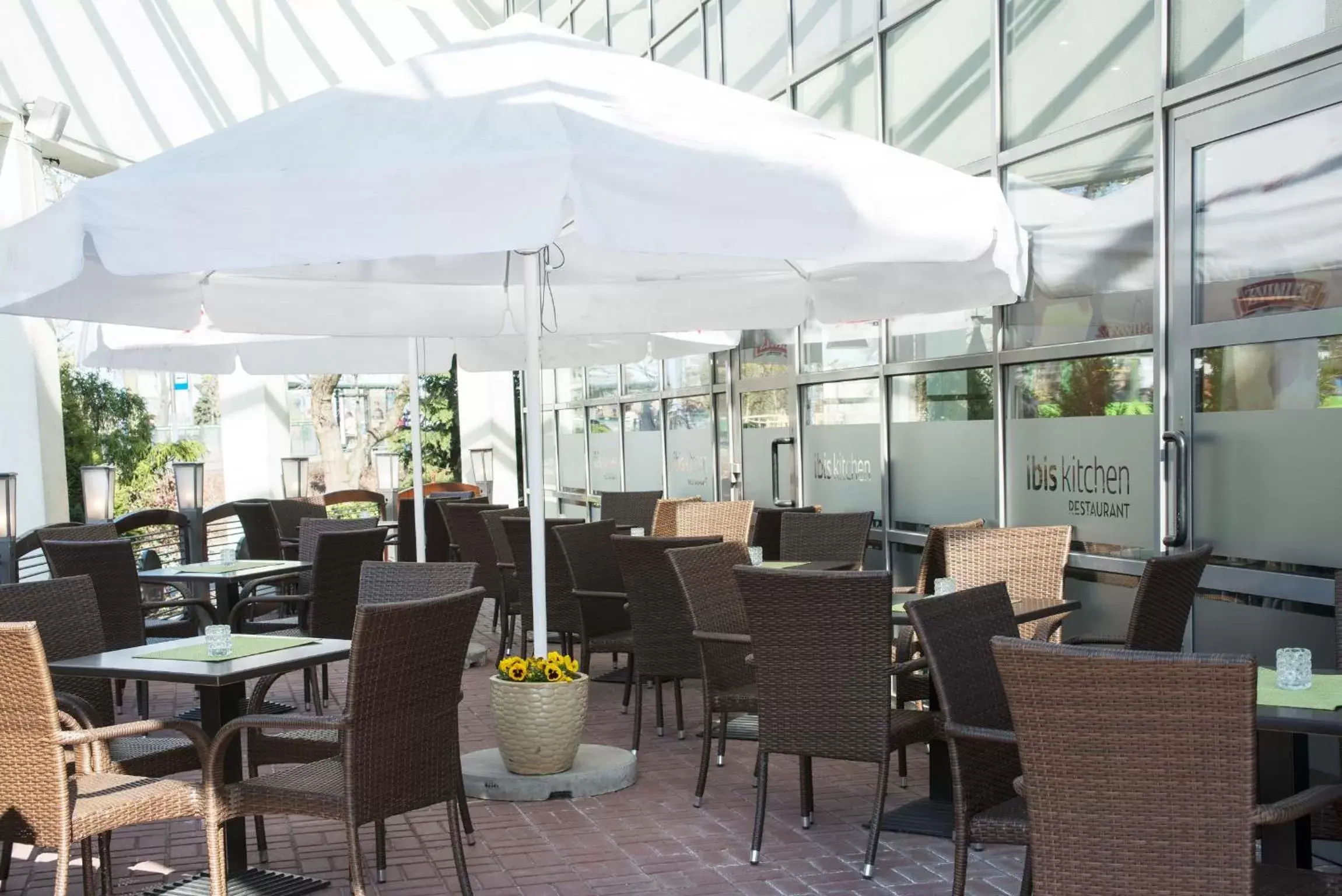 Balcony/Terrace, Restaurant/Places to Eat in Ibis Poznan Stare Miasto