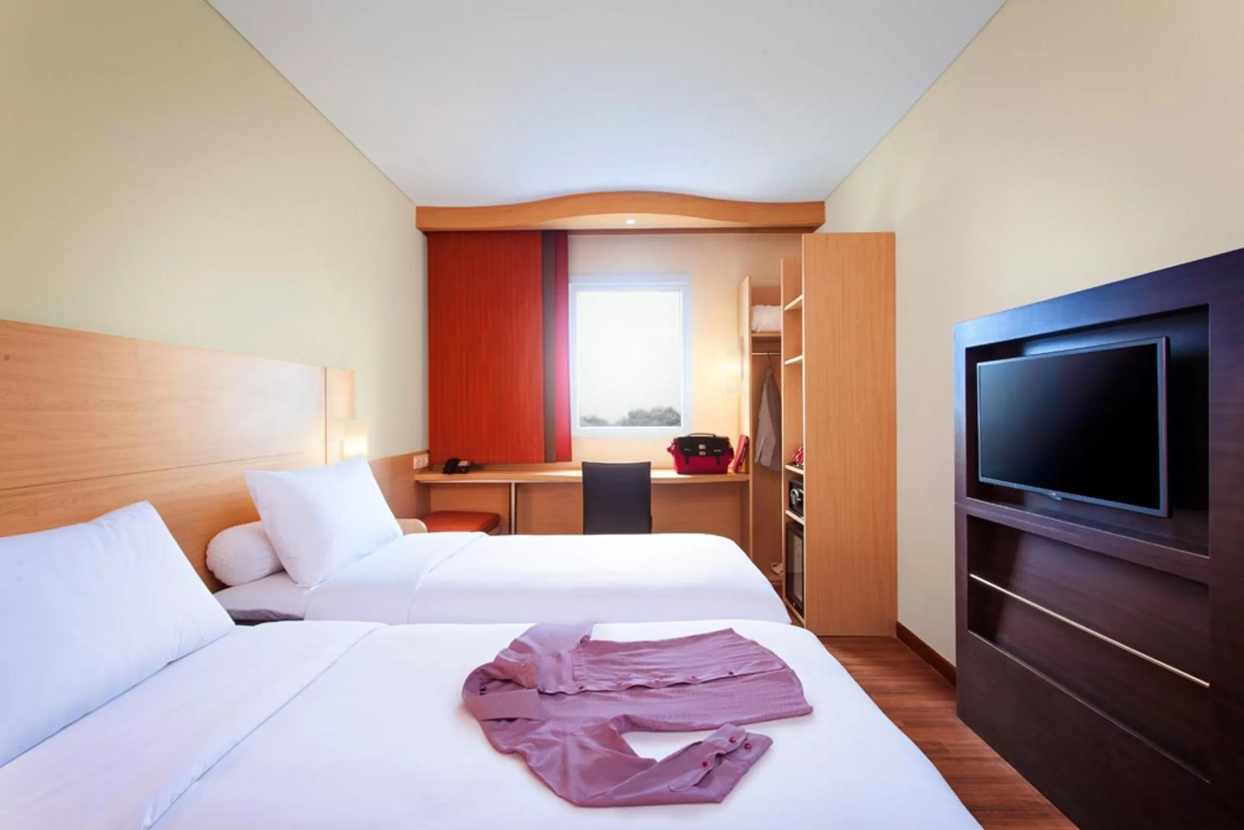 Bedroom, Bed in Ibis Makassar City Center