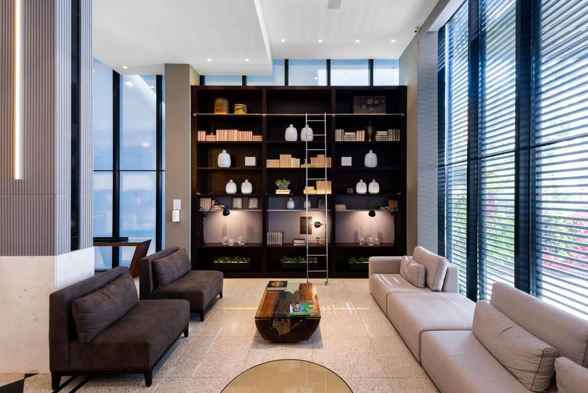 Lobby or reception in Mercure Curitiba Batel