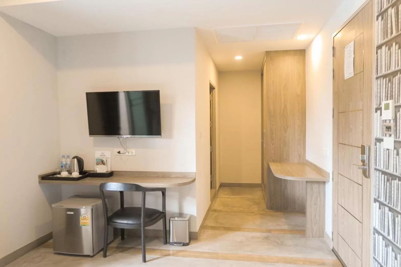 TV and multimedia in V20 Boutique Jacuzzi Hotel