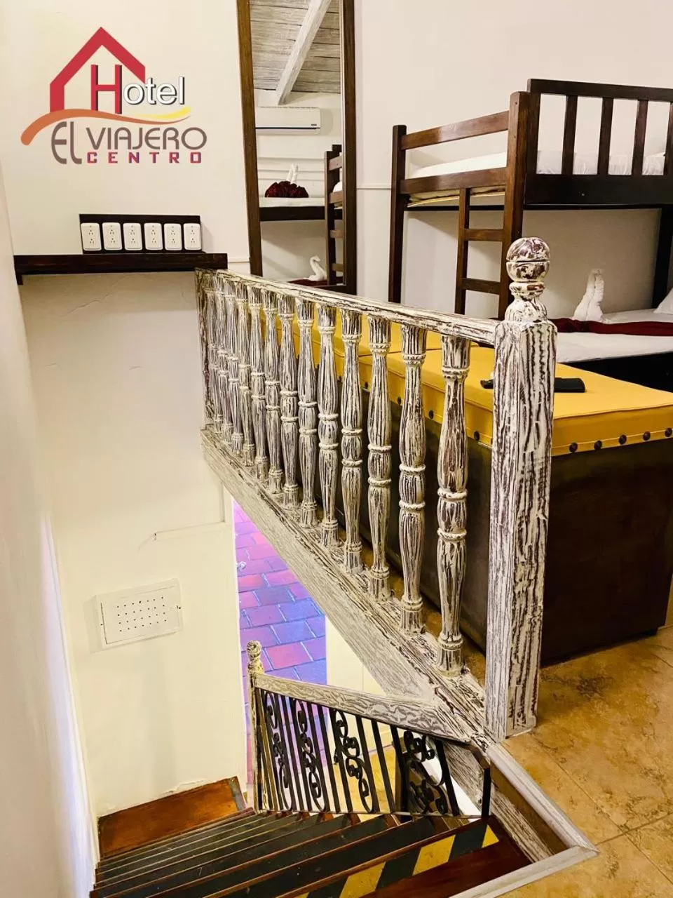 Property logo or sign, Bed in Hotel El Viajero Centro