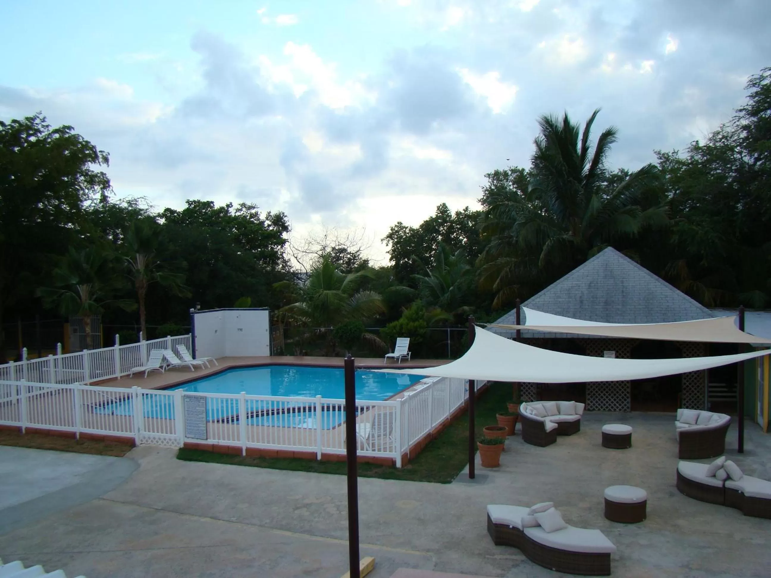 Swimming pool in Combate Beach Resort