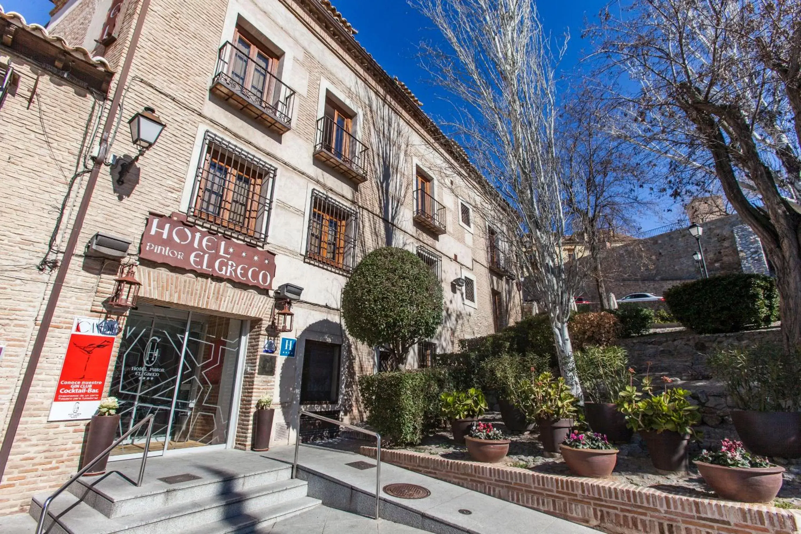 Property Building in Hotel Pintor El Greco