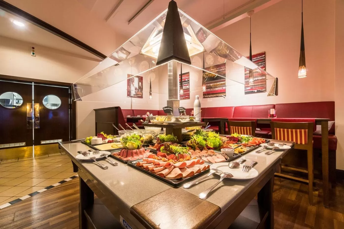 Buffet breakfast in Strandhotel Hohenzollern