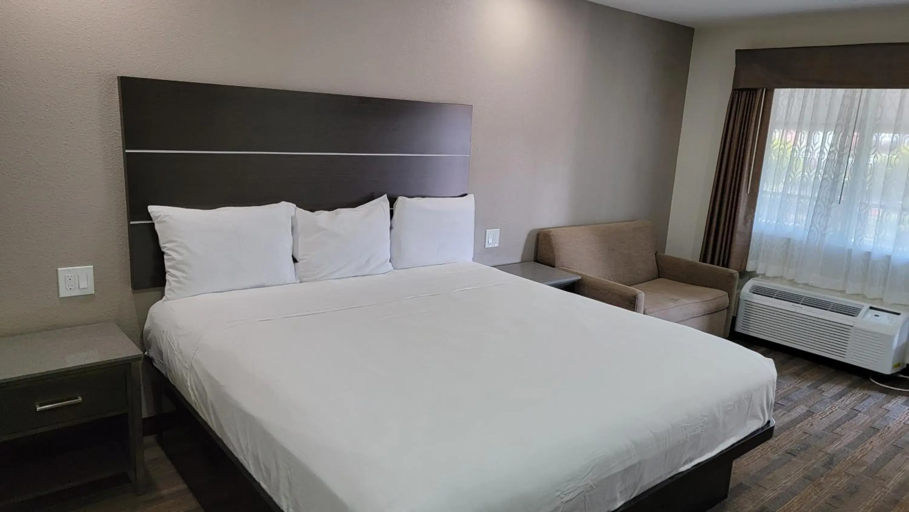 Bed in Travelodge by Wyndham Buena Park
