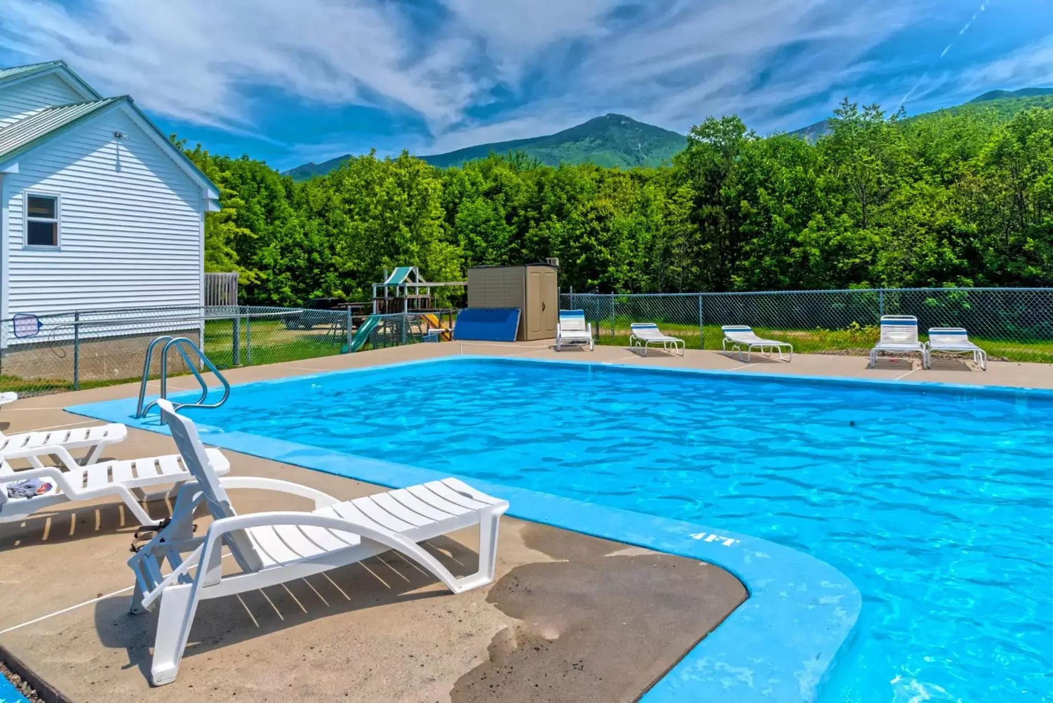 Swimming Pool in Parker's Motel