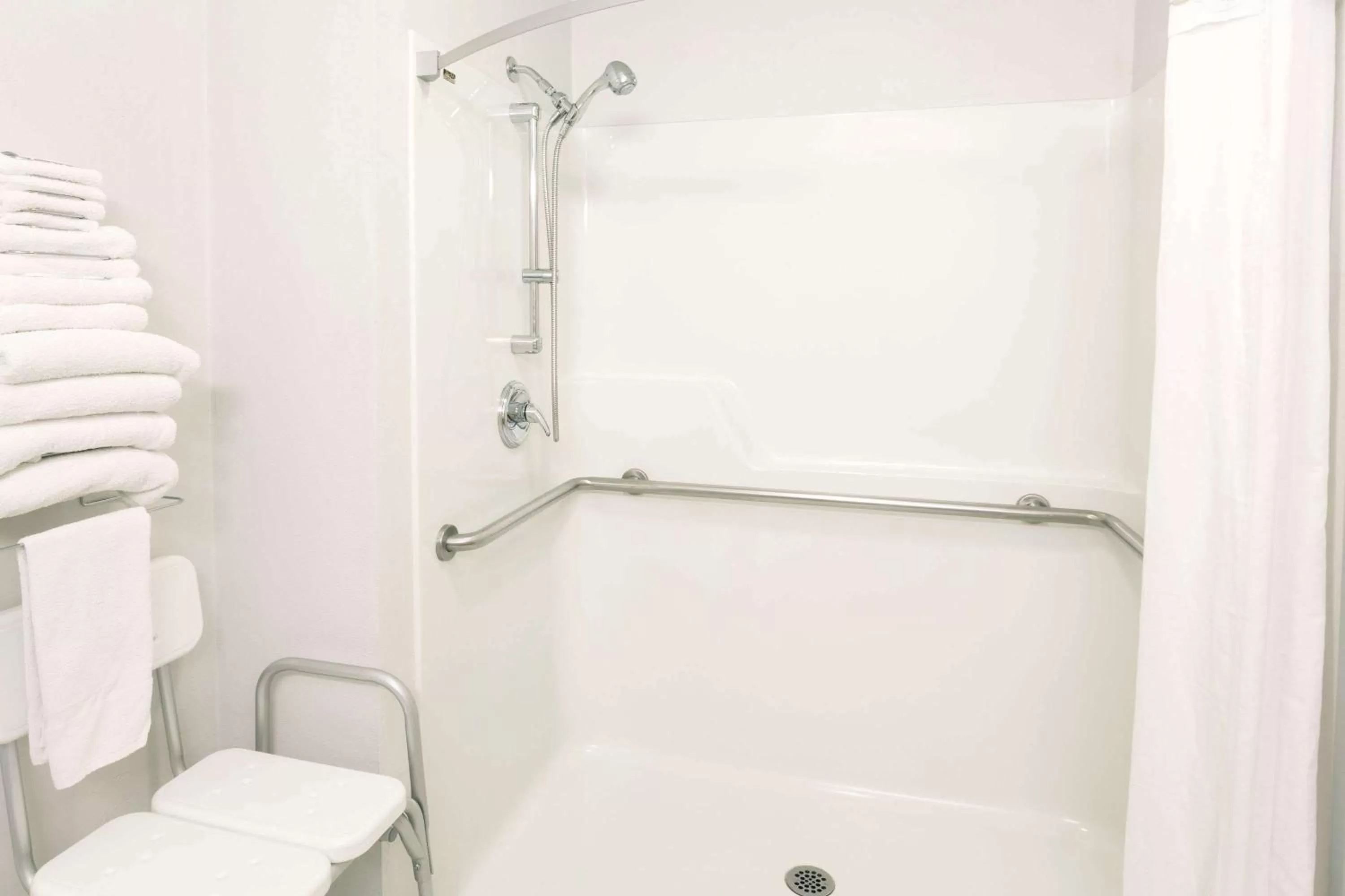 On site in Super 8 by Wyndham Redmond