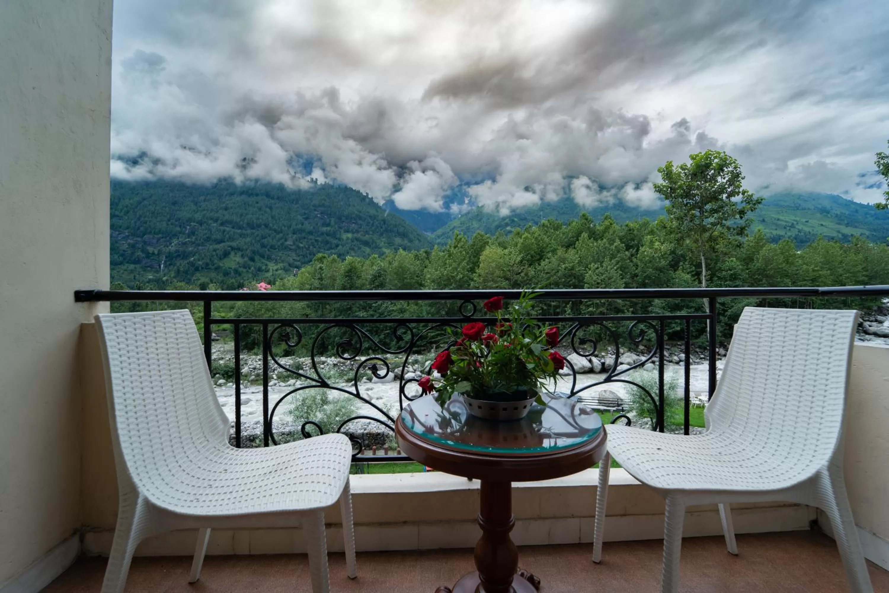 The Allure Grand Resort -A Majestic Riverside Retreat