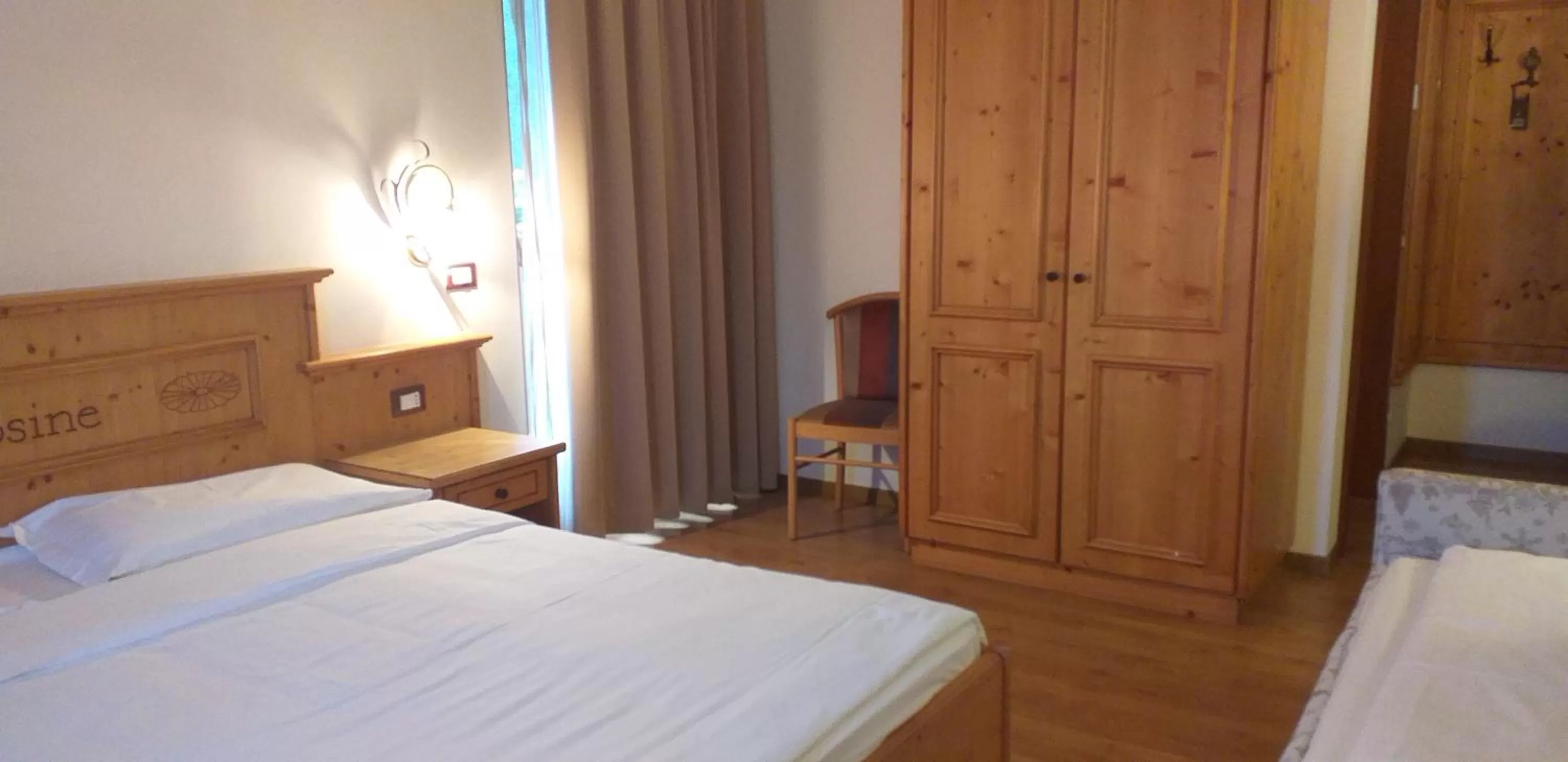 Photo of the whole room, Bed in Hotel Villa Fosine