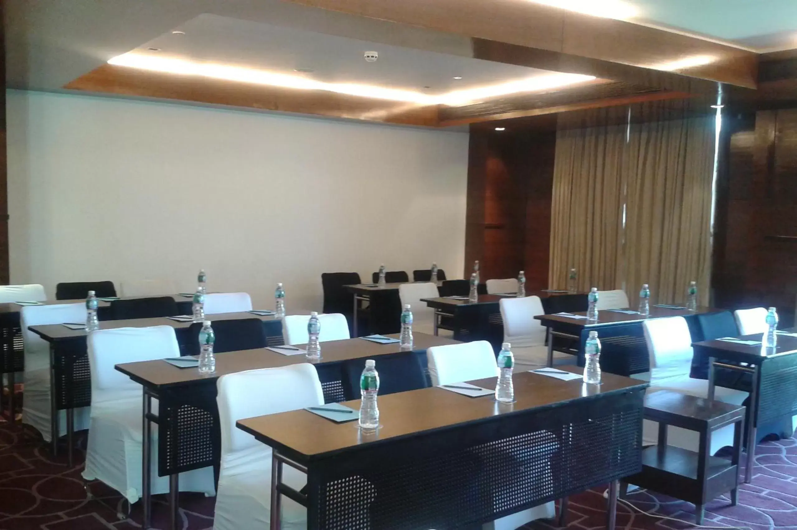 Banquet/Function facilities in Four Points by Sheraton Ahmedabad