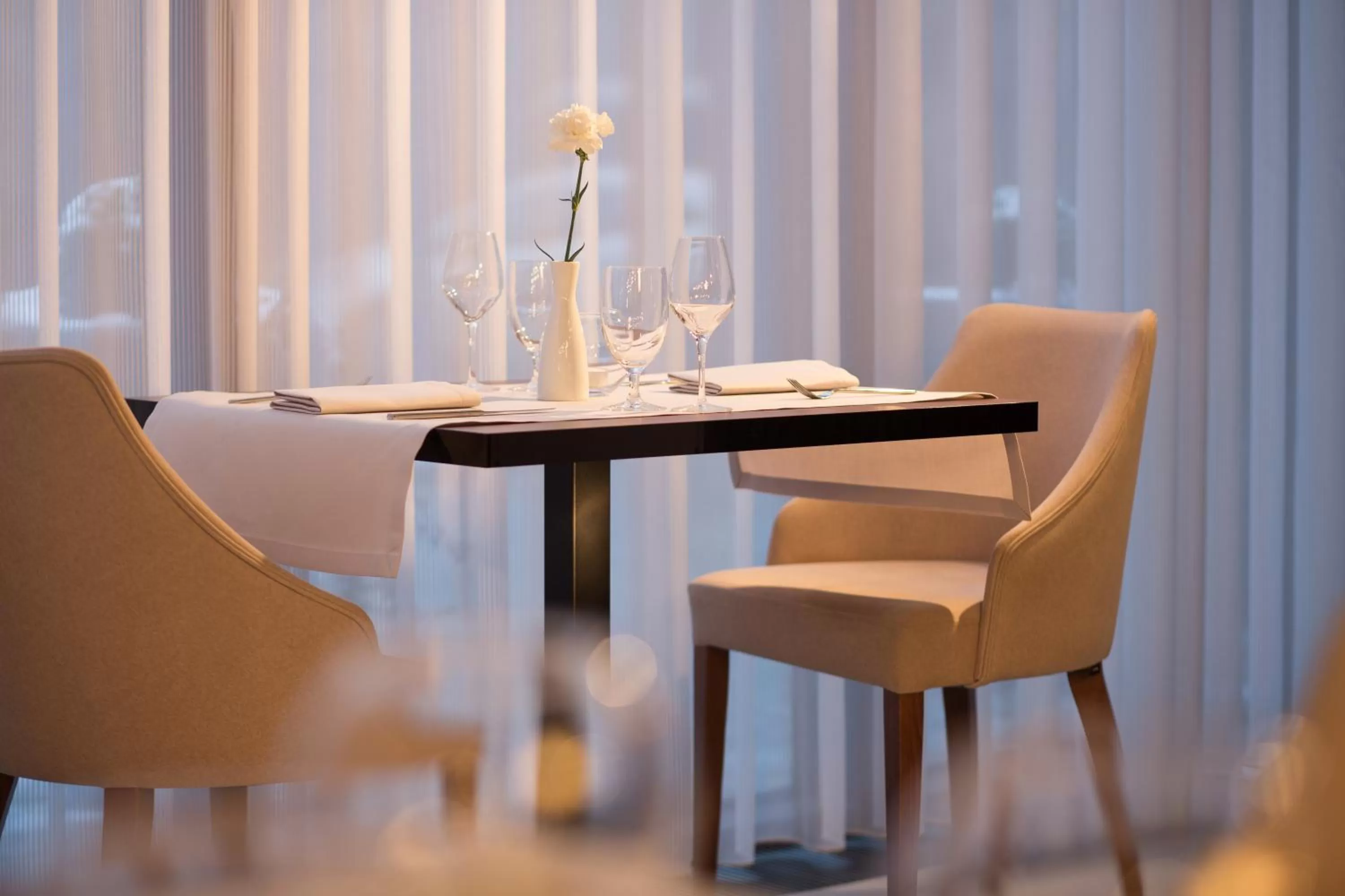 Restaurant/places to eat in Grand Ascot Hotel