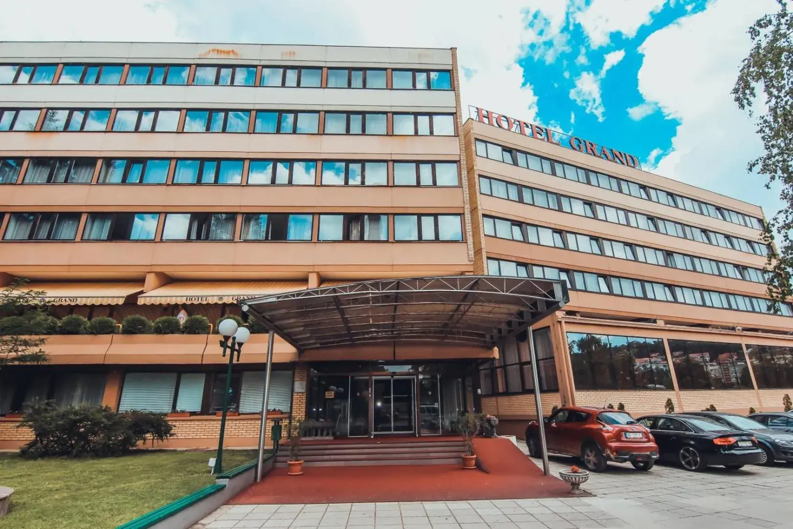 Facade/entrance, Property Building in Hotel Grand