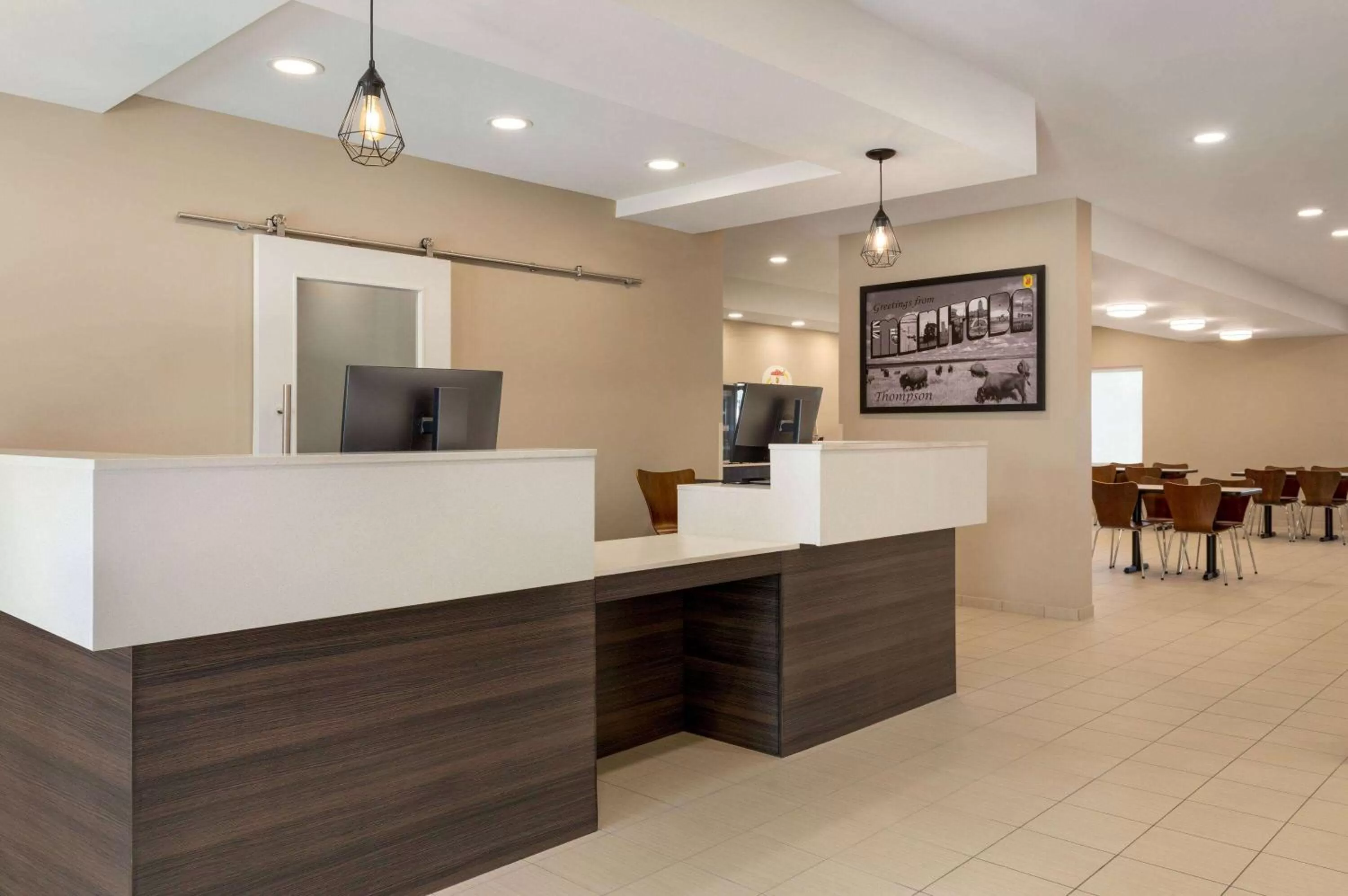 Lobby or reception in Super 8 by Wyndham Thompson