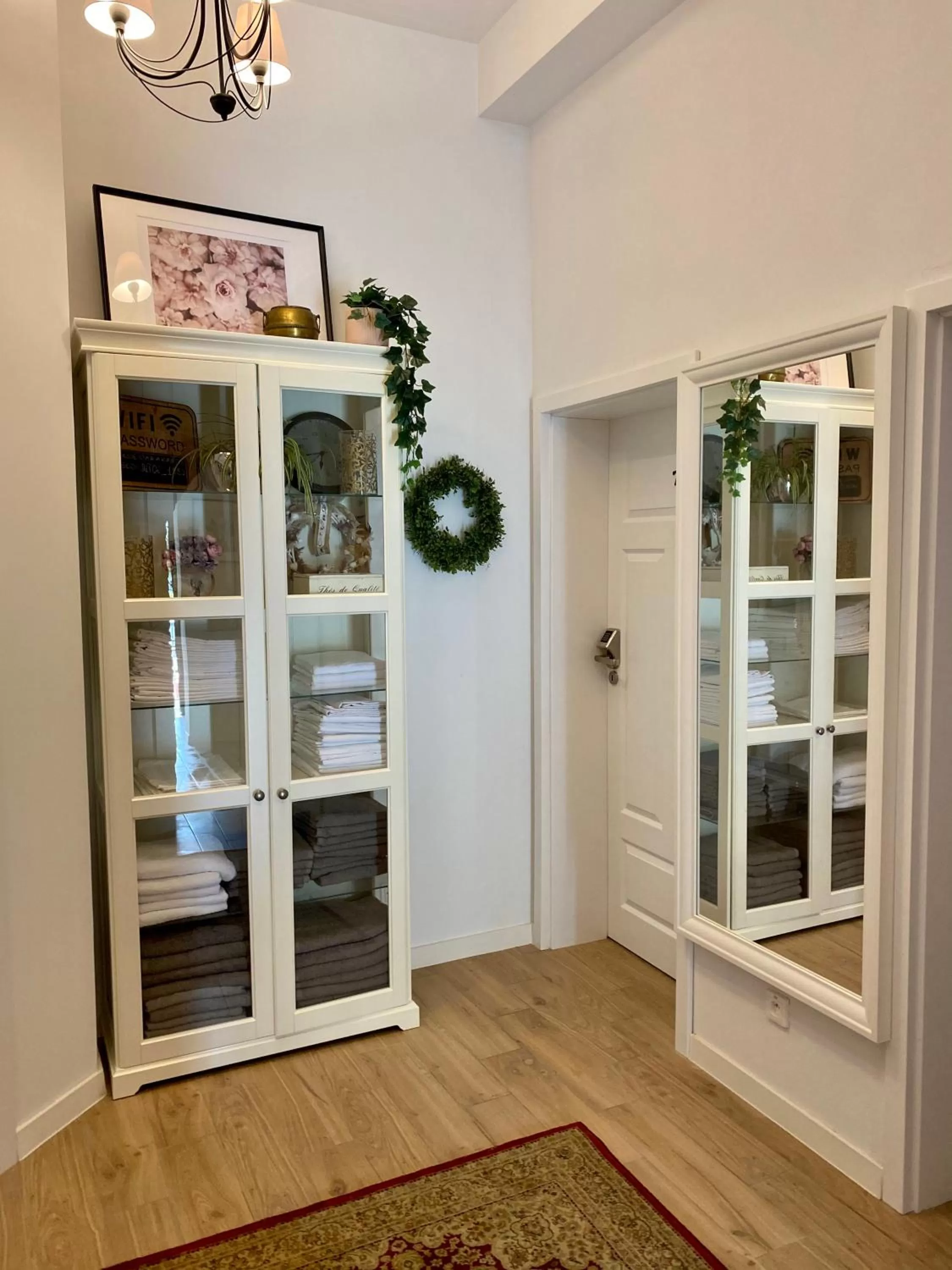 Pokoje w Starej Karczmie - by Upstairs