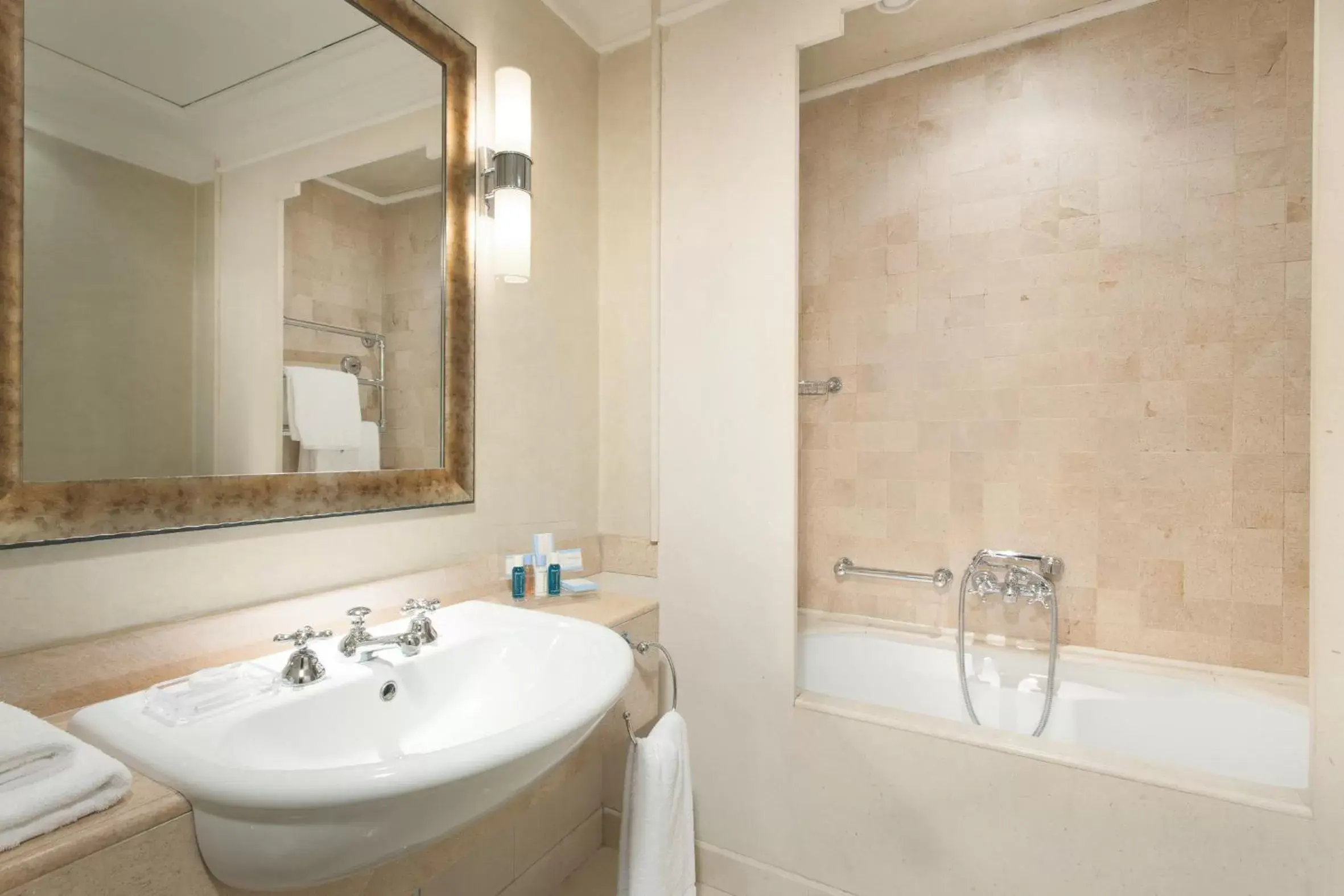 Bathroom in Stendhal Hotel