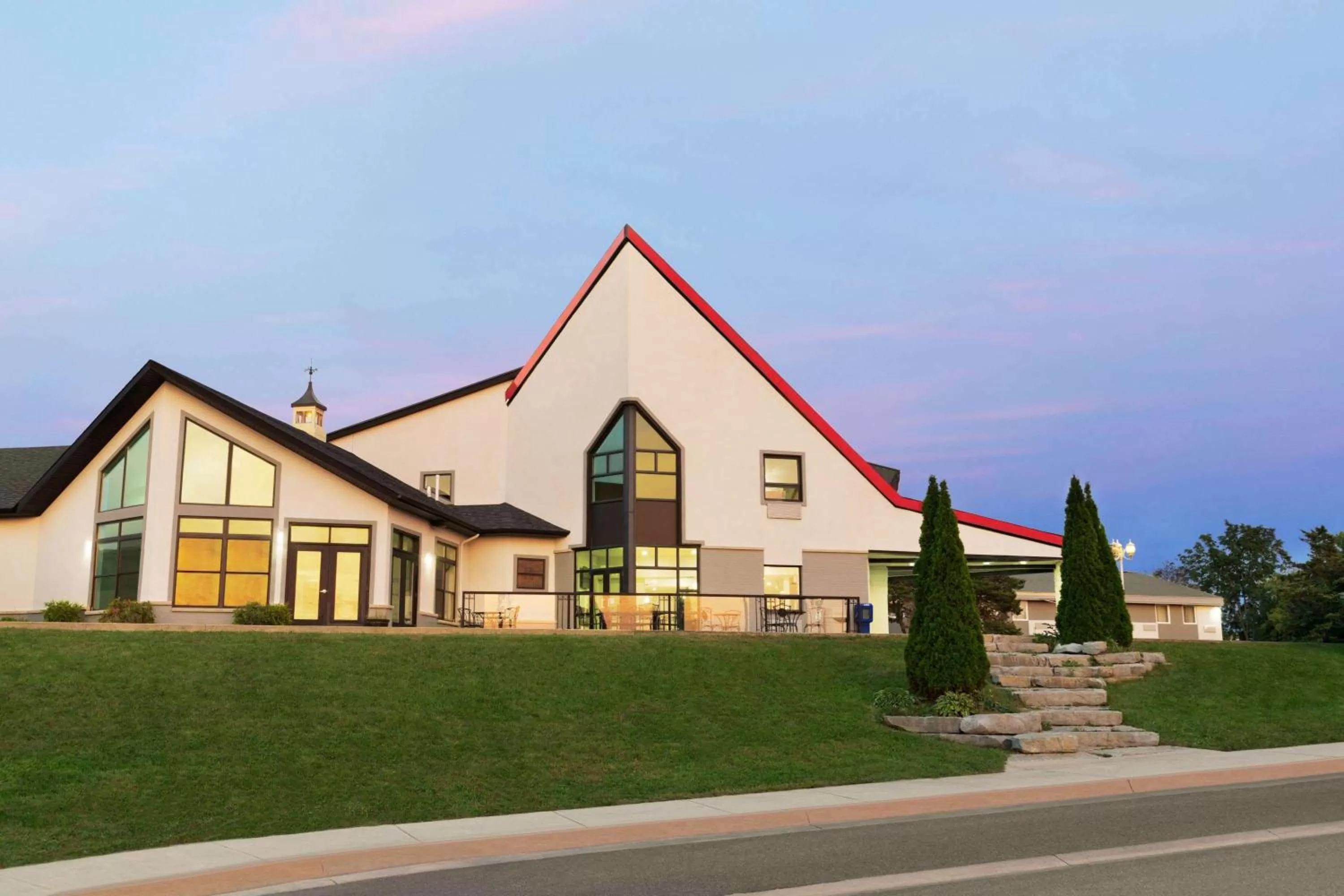 Property building in Days Inn by Wyndham Kingston