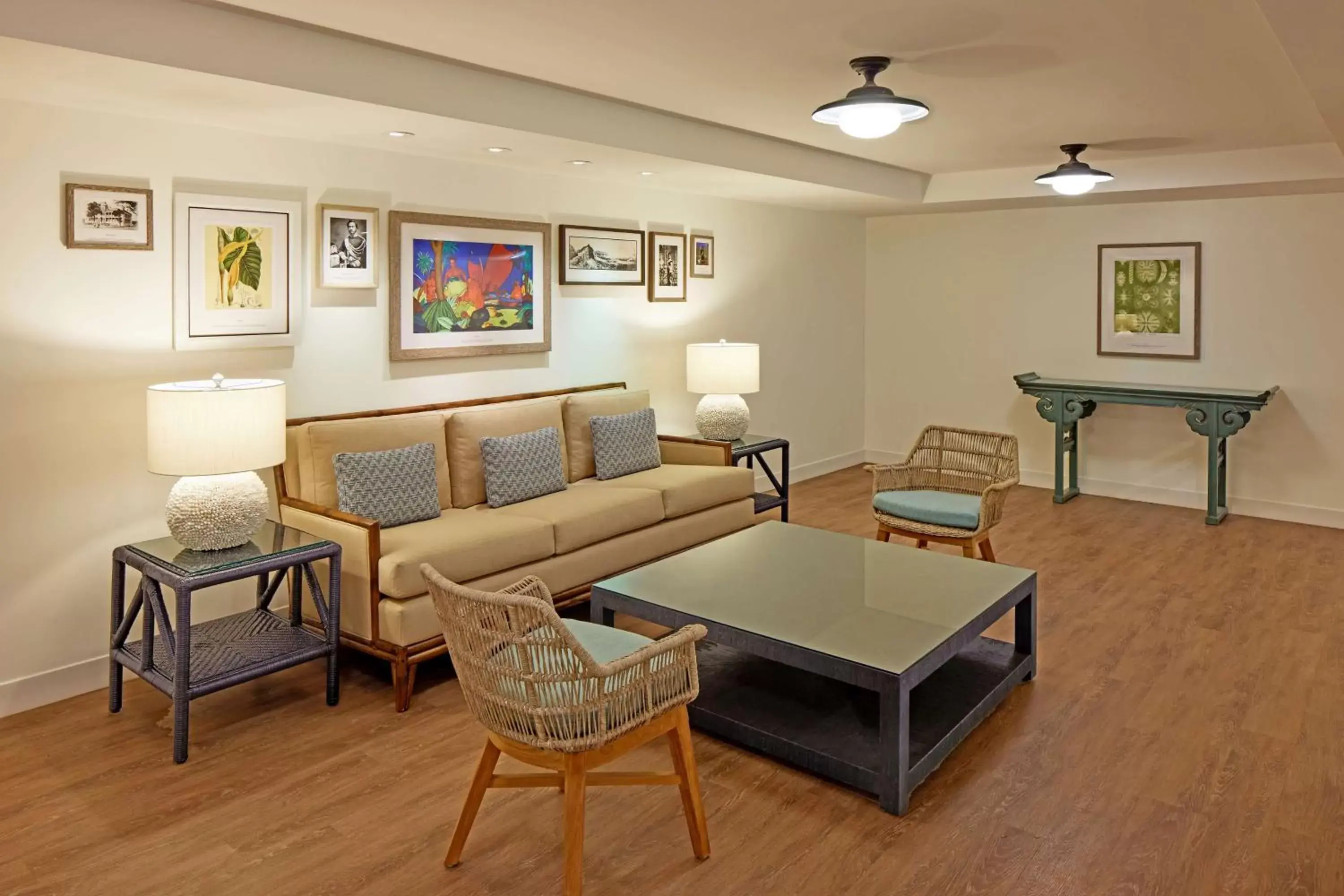 Bedroom, Seating Area in OUTRIGGER Reef Waikiki Beach Resort