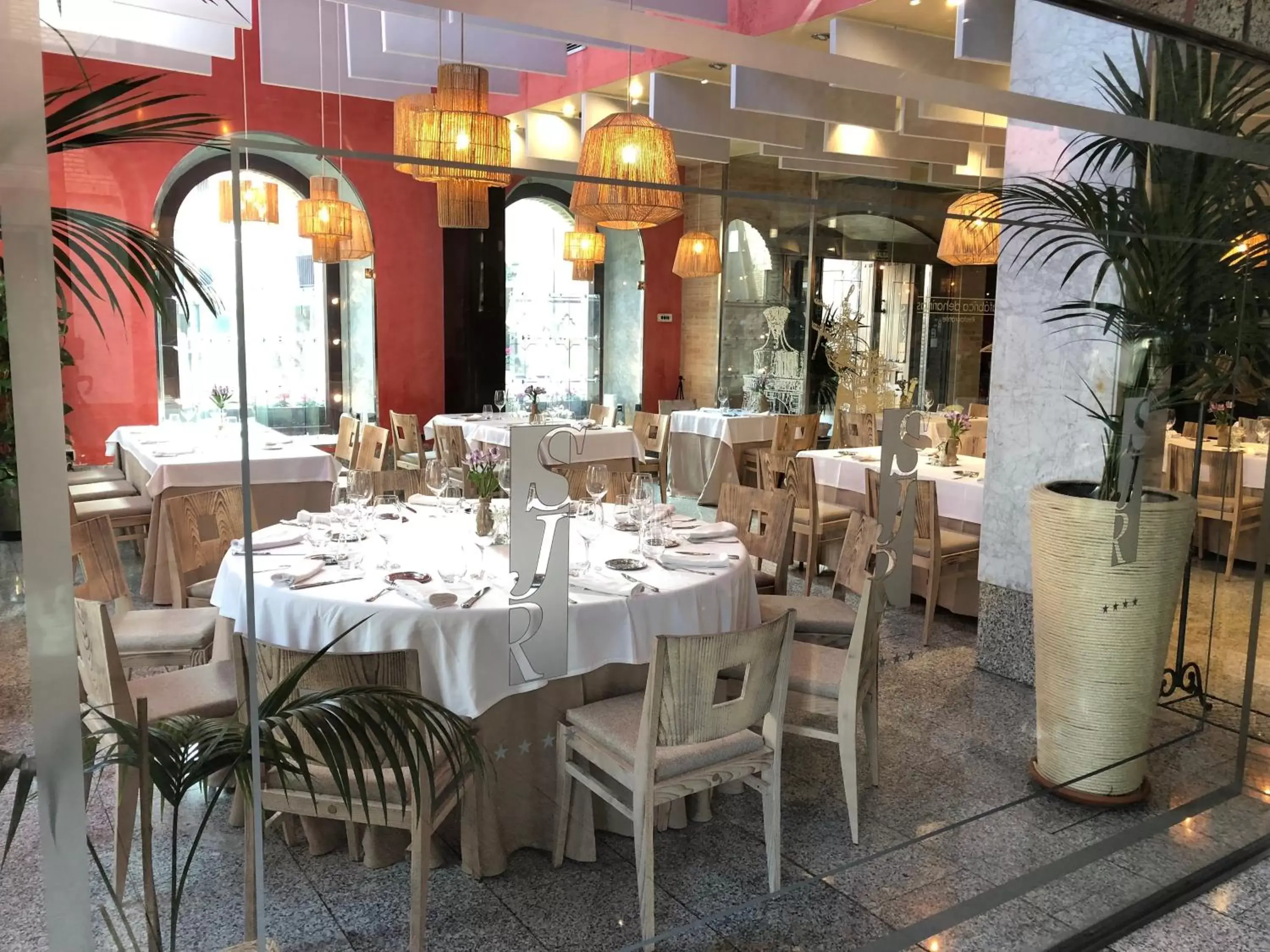 Restaurant/Places to Eat in Hotel San Juan de los Reyes