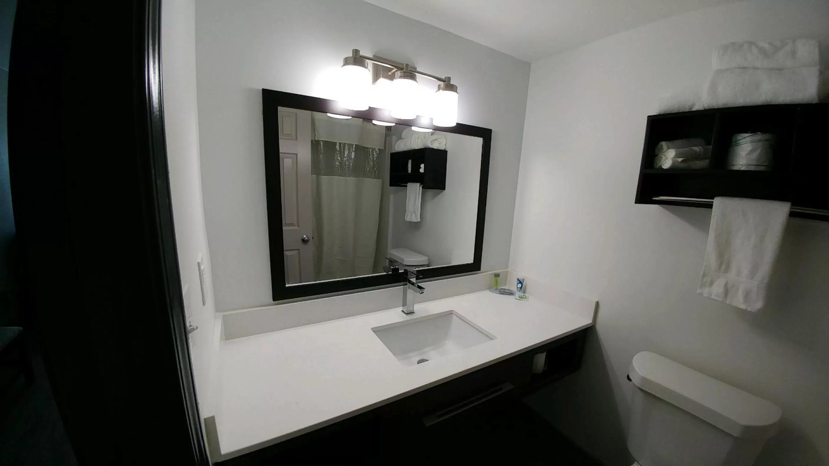 Bathroom in Garden City Inn